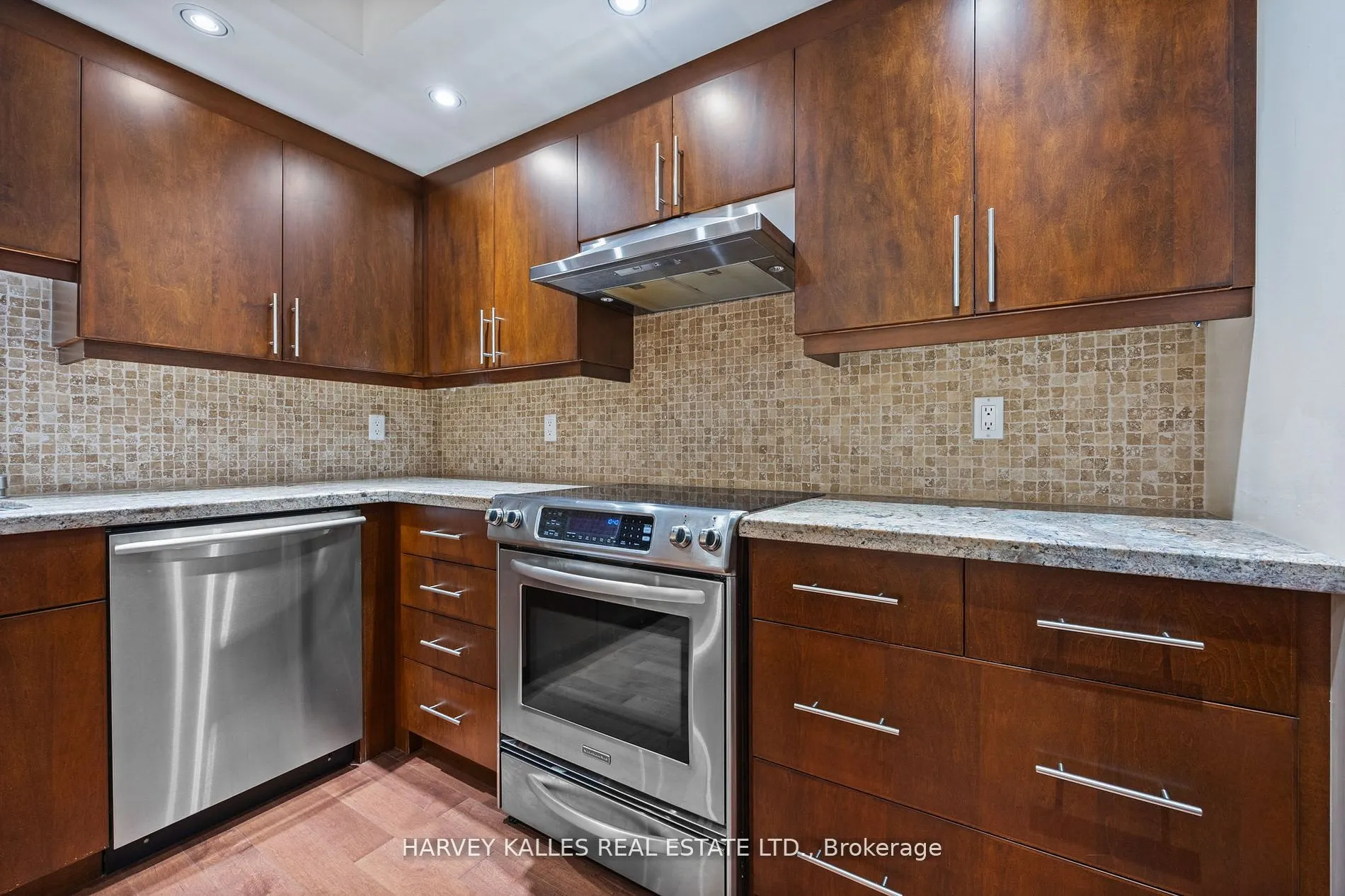 65 Spring Garden Avenue, #808