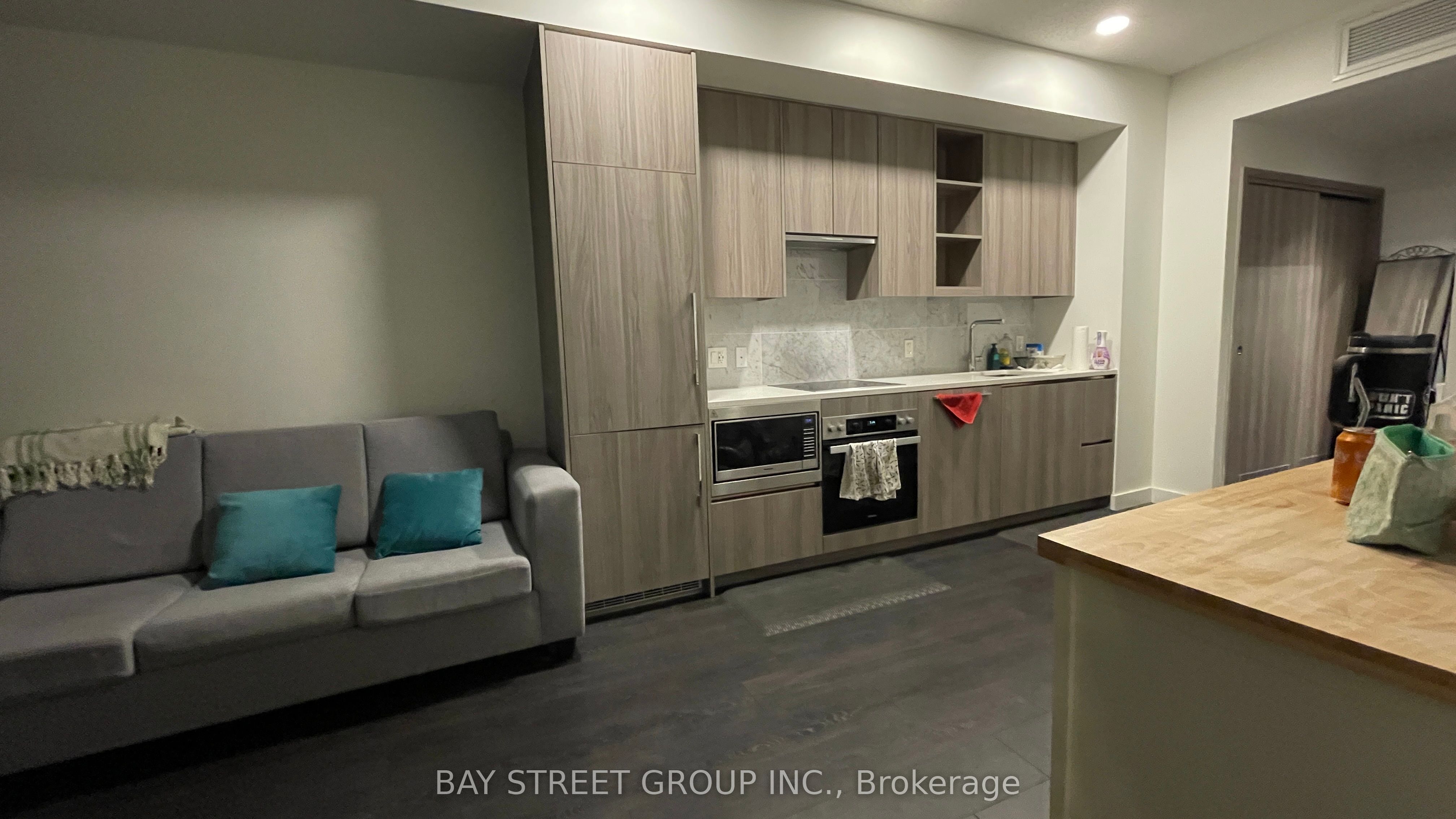 95 Mcmahon Drive #2515