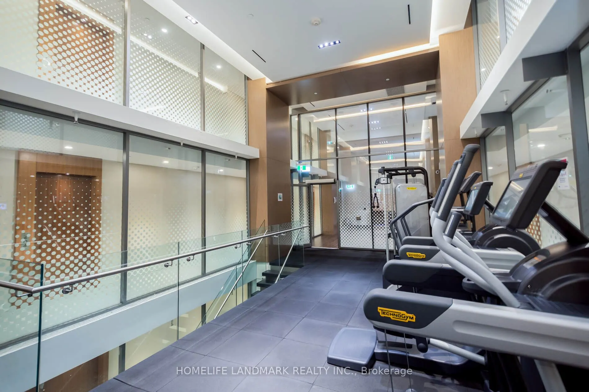 15 Queens Quay E, #2304
