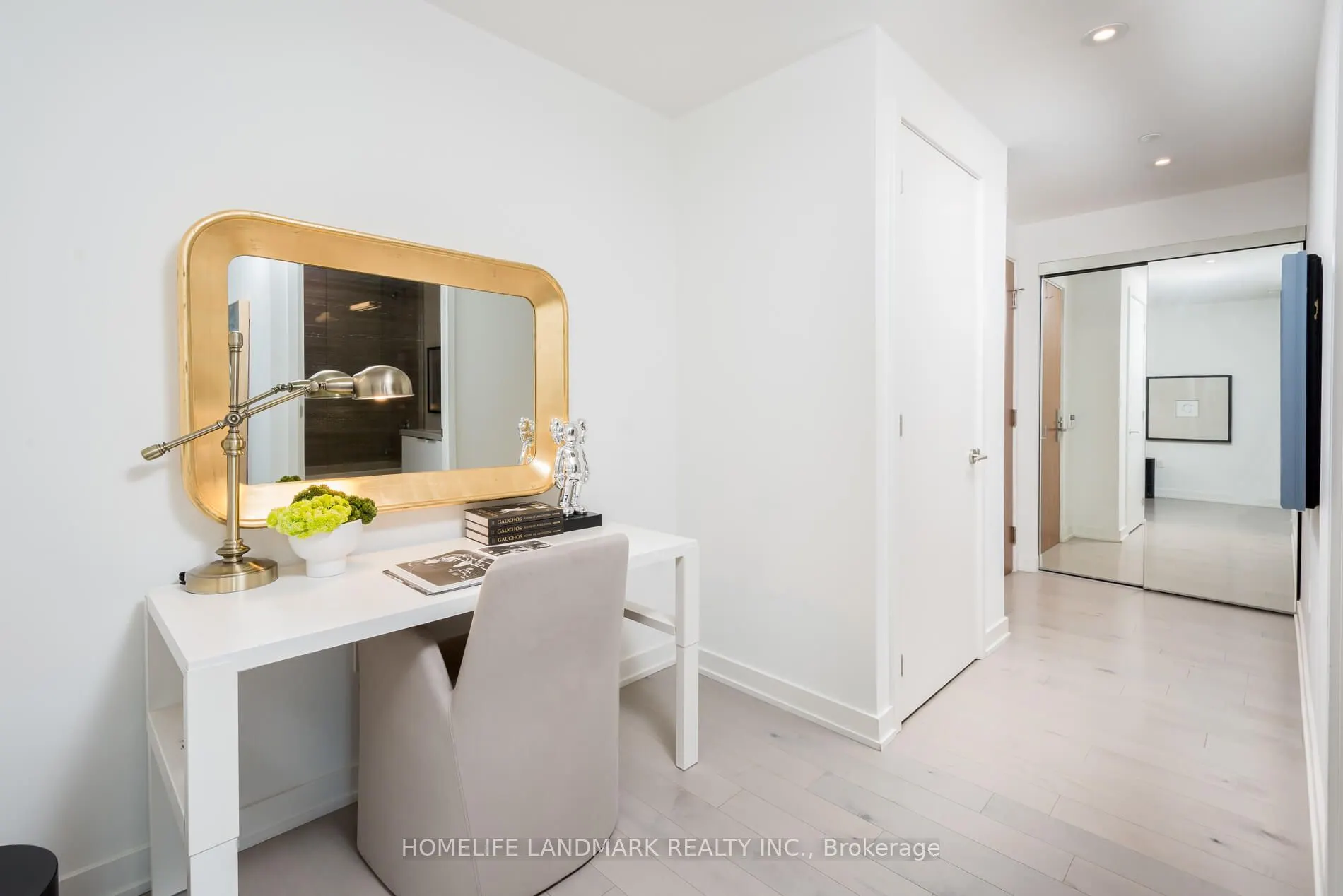 15 Queens Quay E, #2304