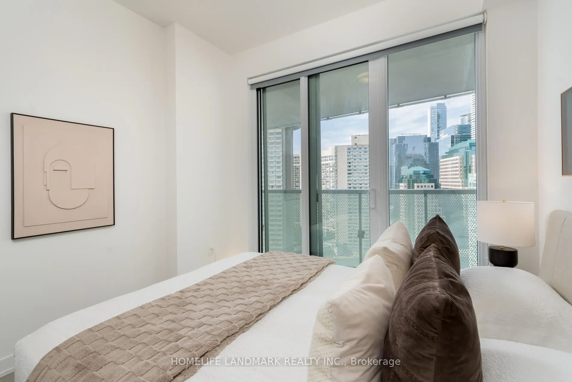 15 Queens Quay E, #2304