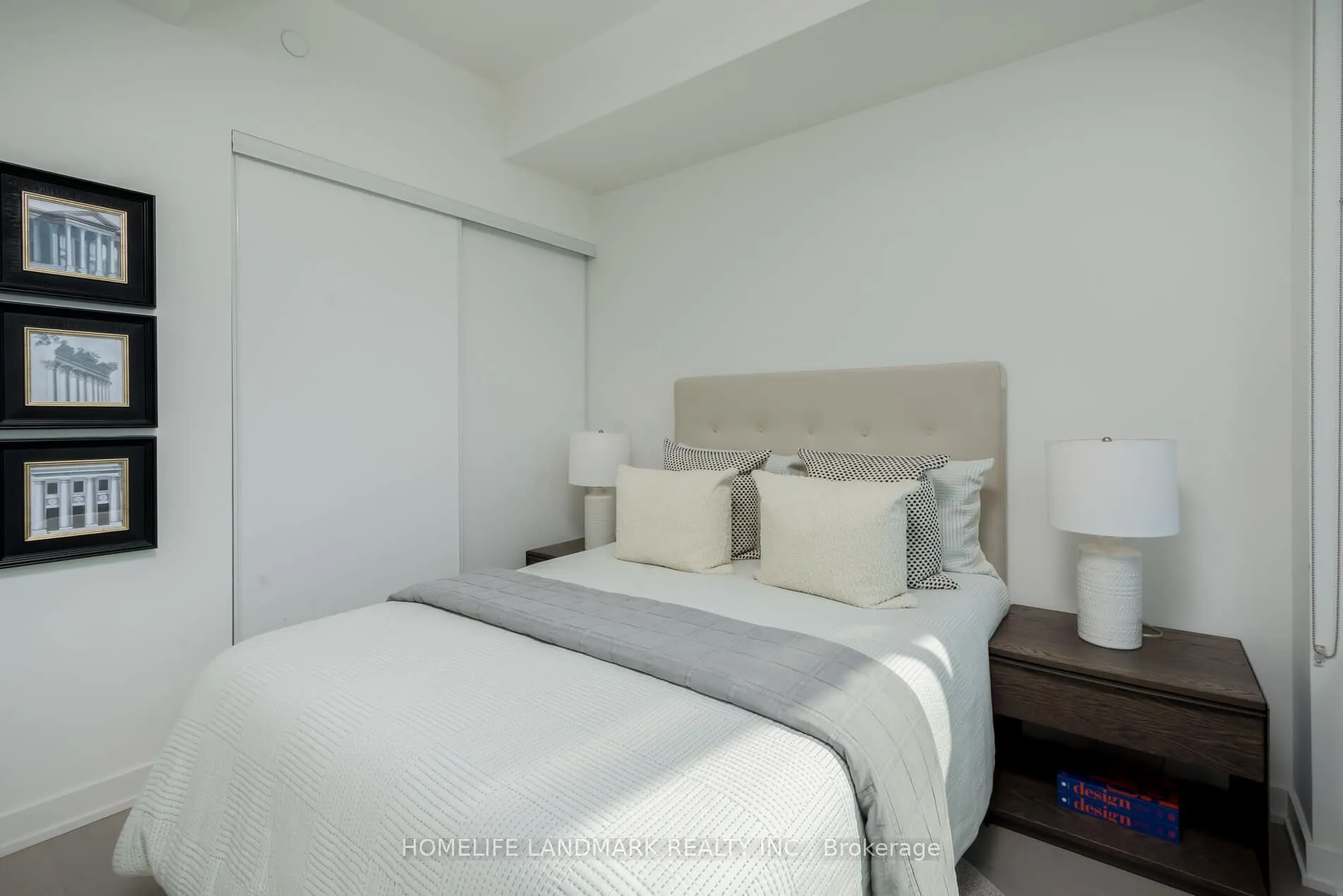15 Queens Quay E, #2304