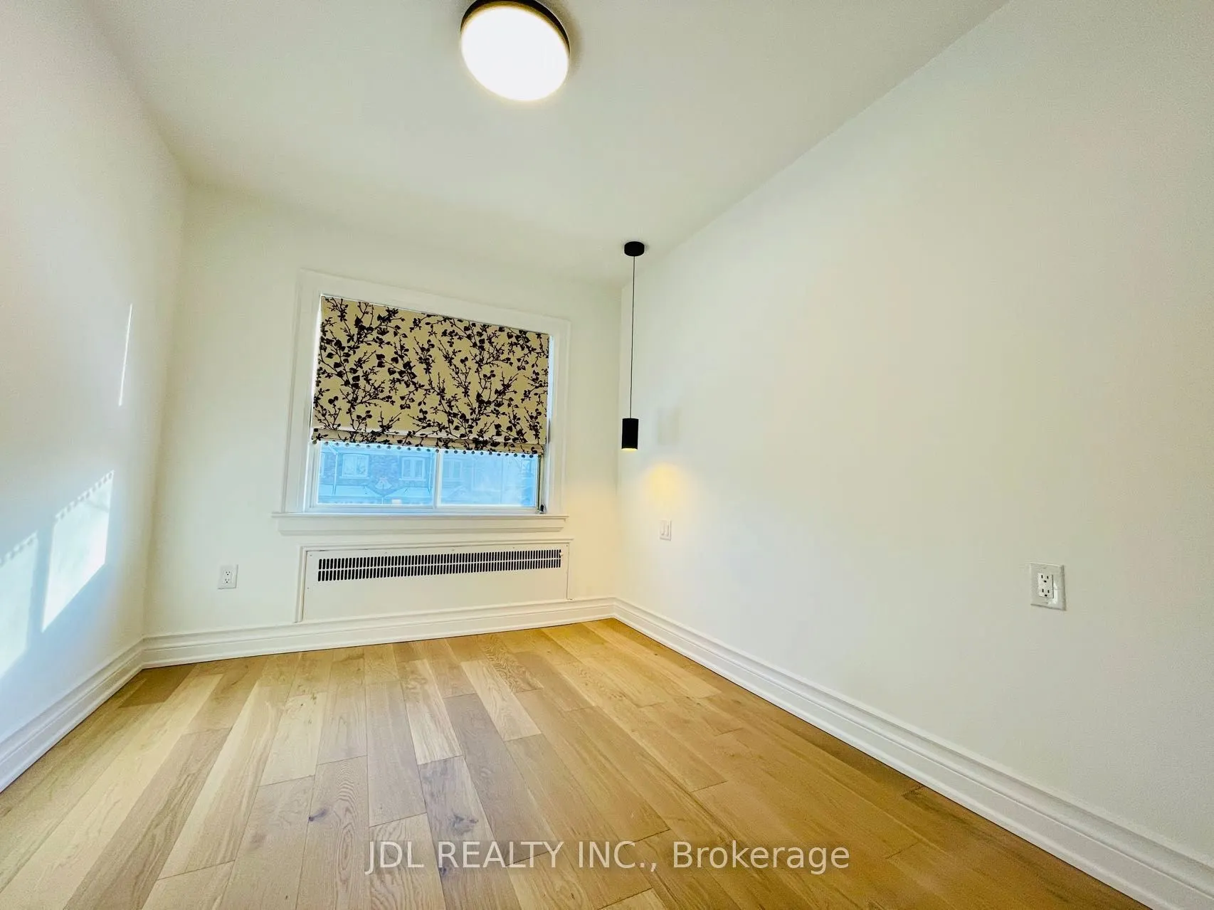 280 Fairlawn Avenue