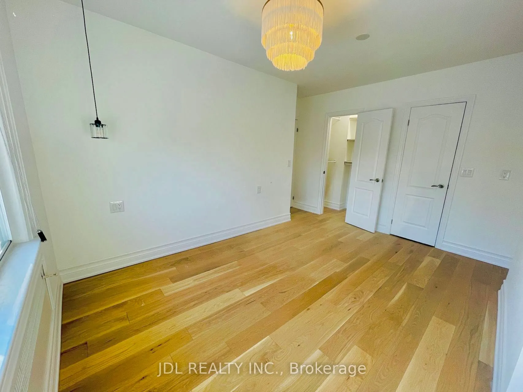 280 Fairlawn Avenue