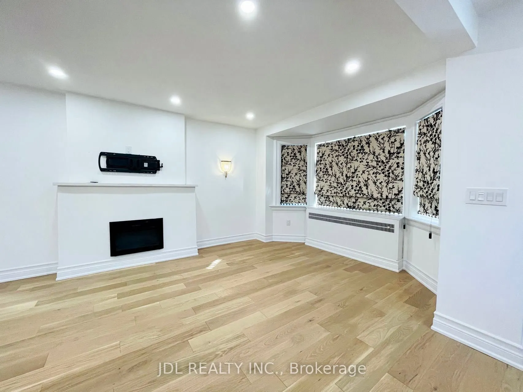 280 Fairlawn Avenue