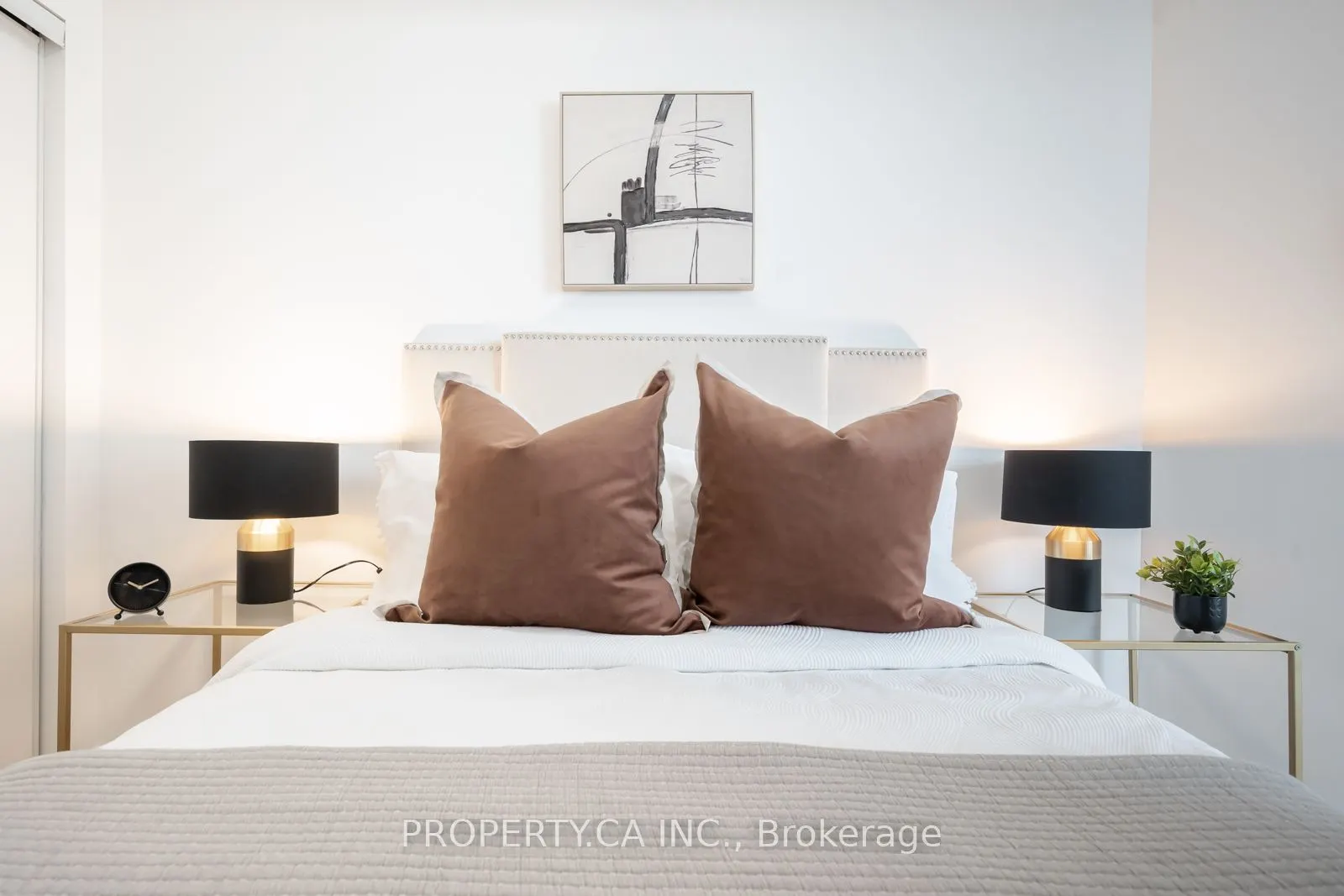 230 Queens Quay W #1815