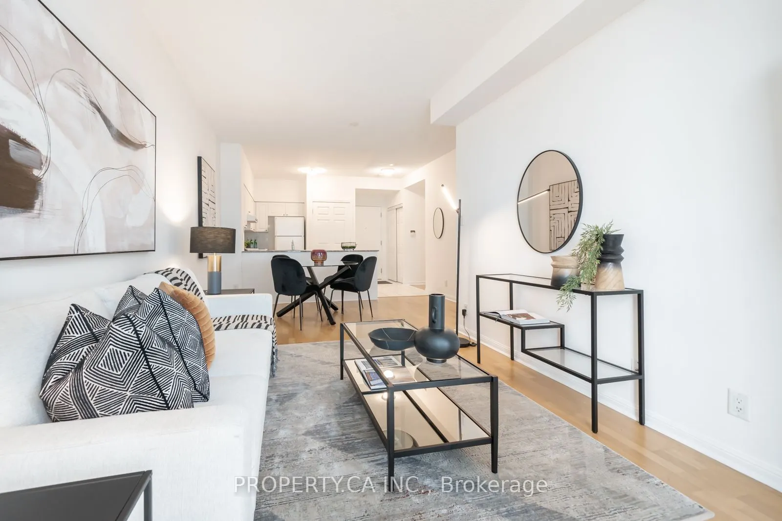 230 Queens Quay W #1815