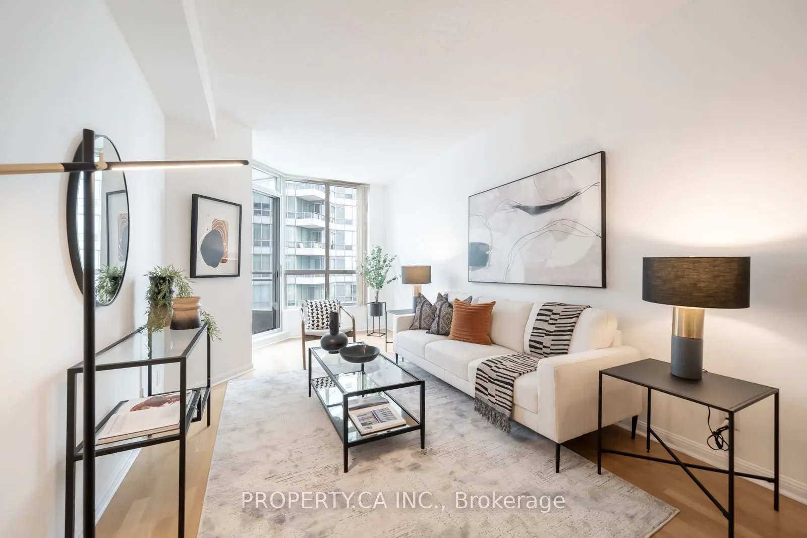 230 Queens Quay W #1815