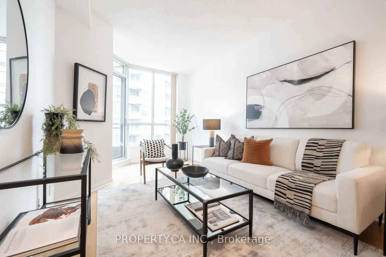 230 Queens Quay W #1815