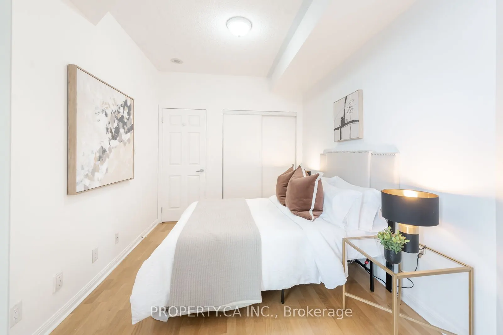 230 Queens Quay W #1815