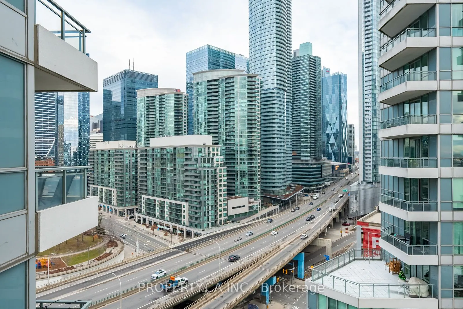 230 Queens Quay W #1815