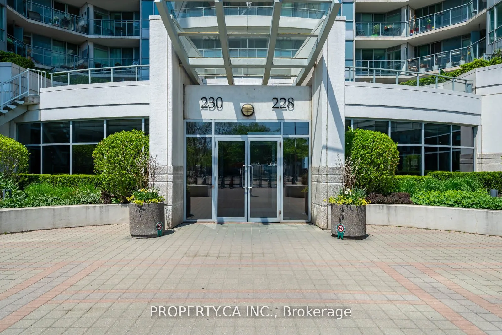 230 Queens Quay W #1815