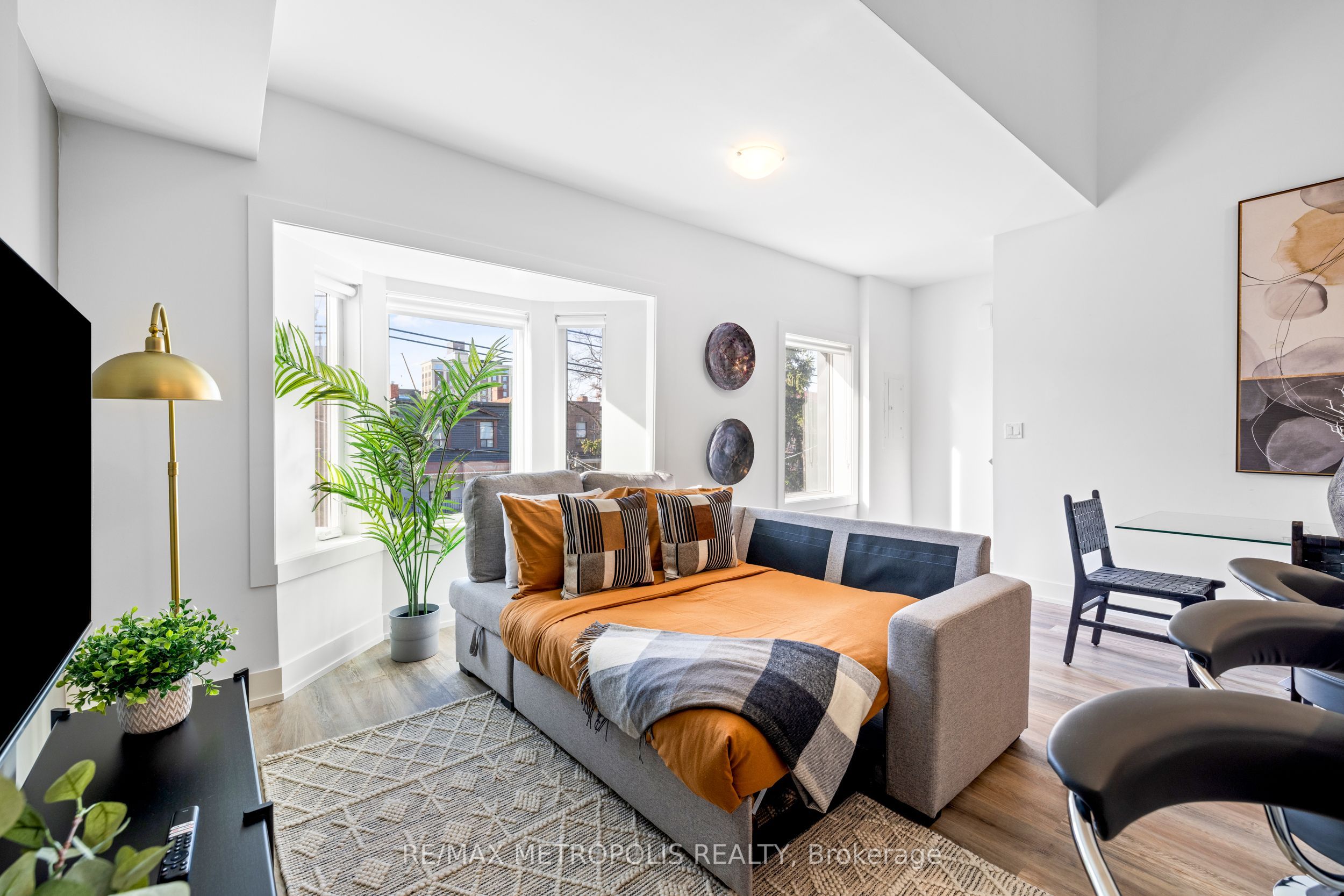 449 Lansdowne Avenue, #Upper-A