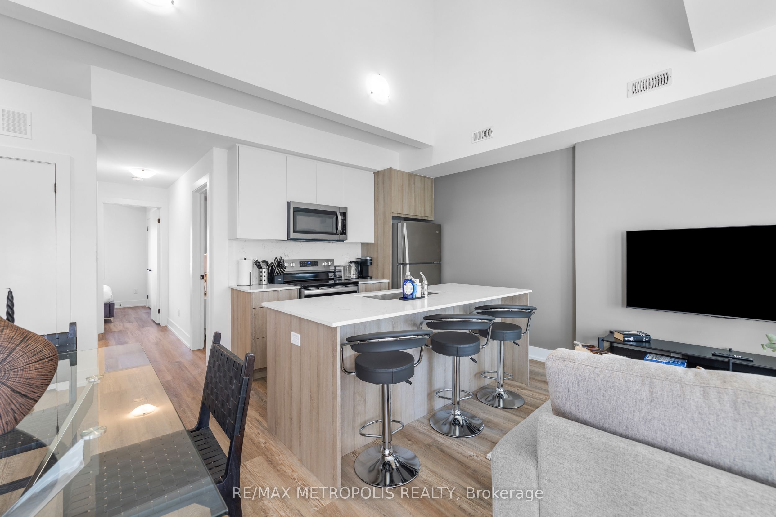449 Lansdowne Avenue, #Upper-A