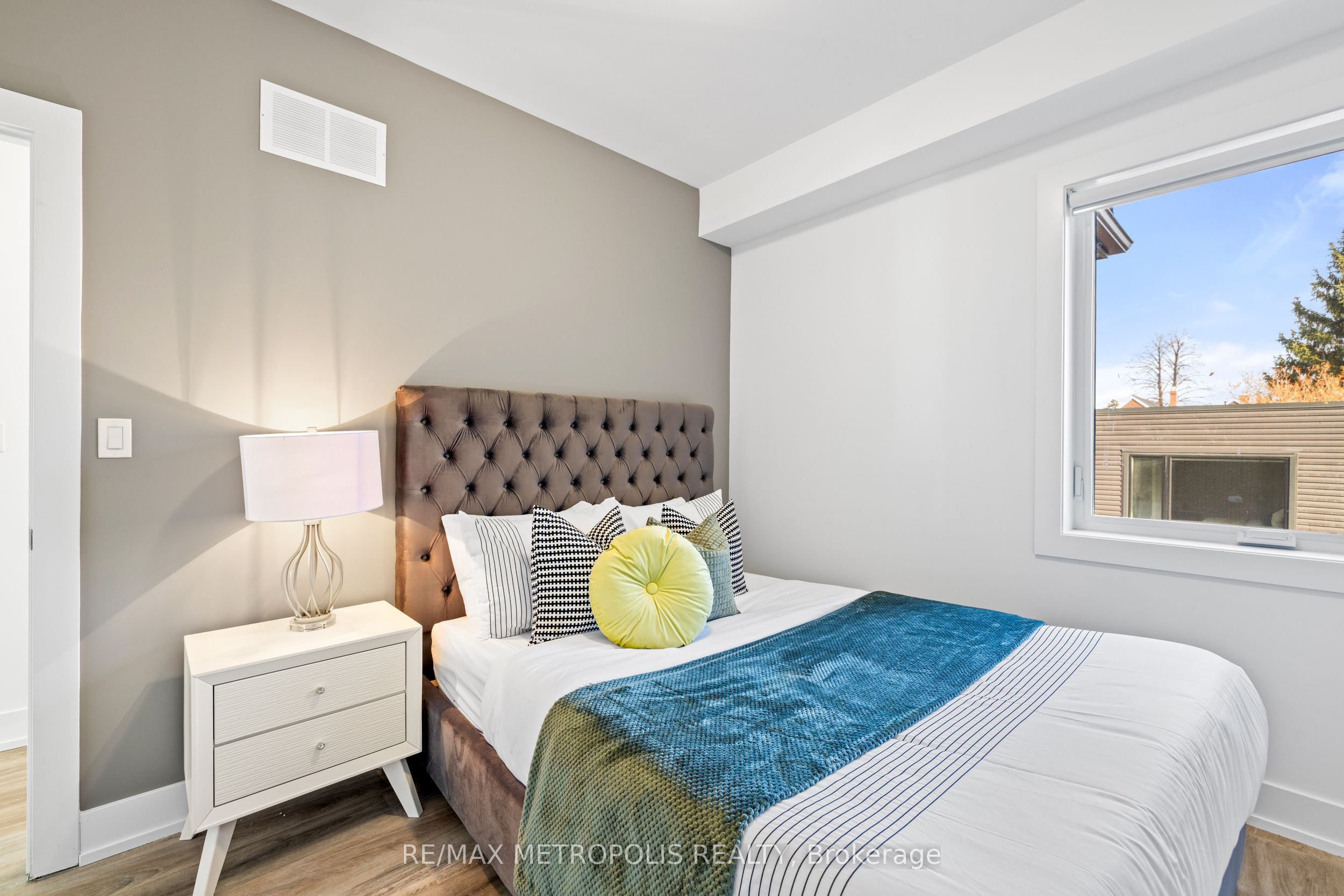 449 Lansdowne Avenue, #Upper-A