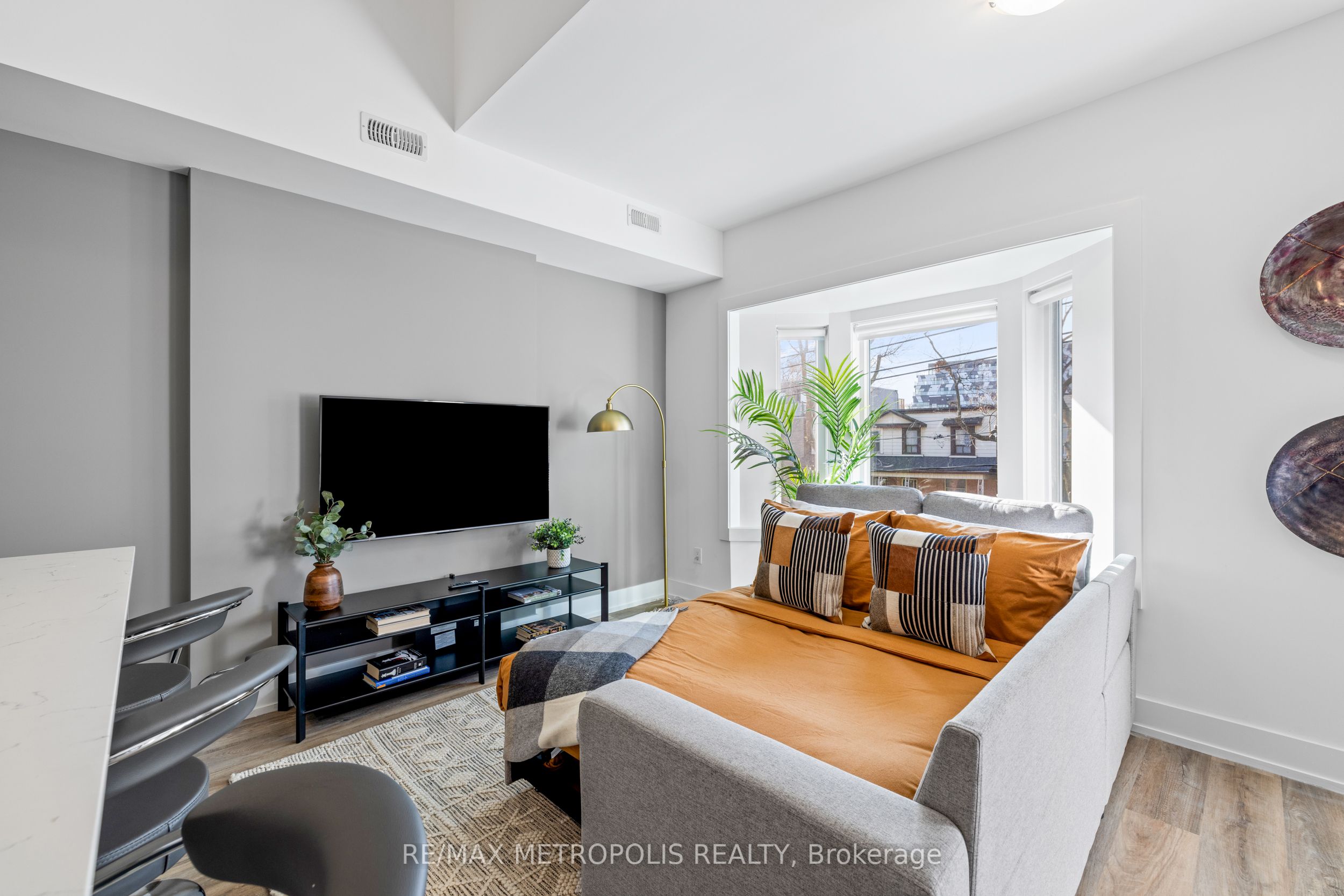 449 Lansdowne Avenue, #Upper-A