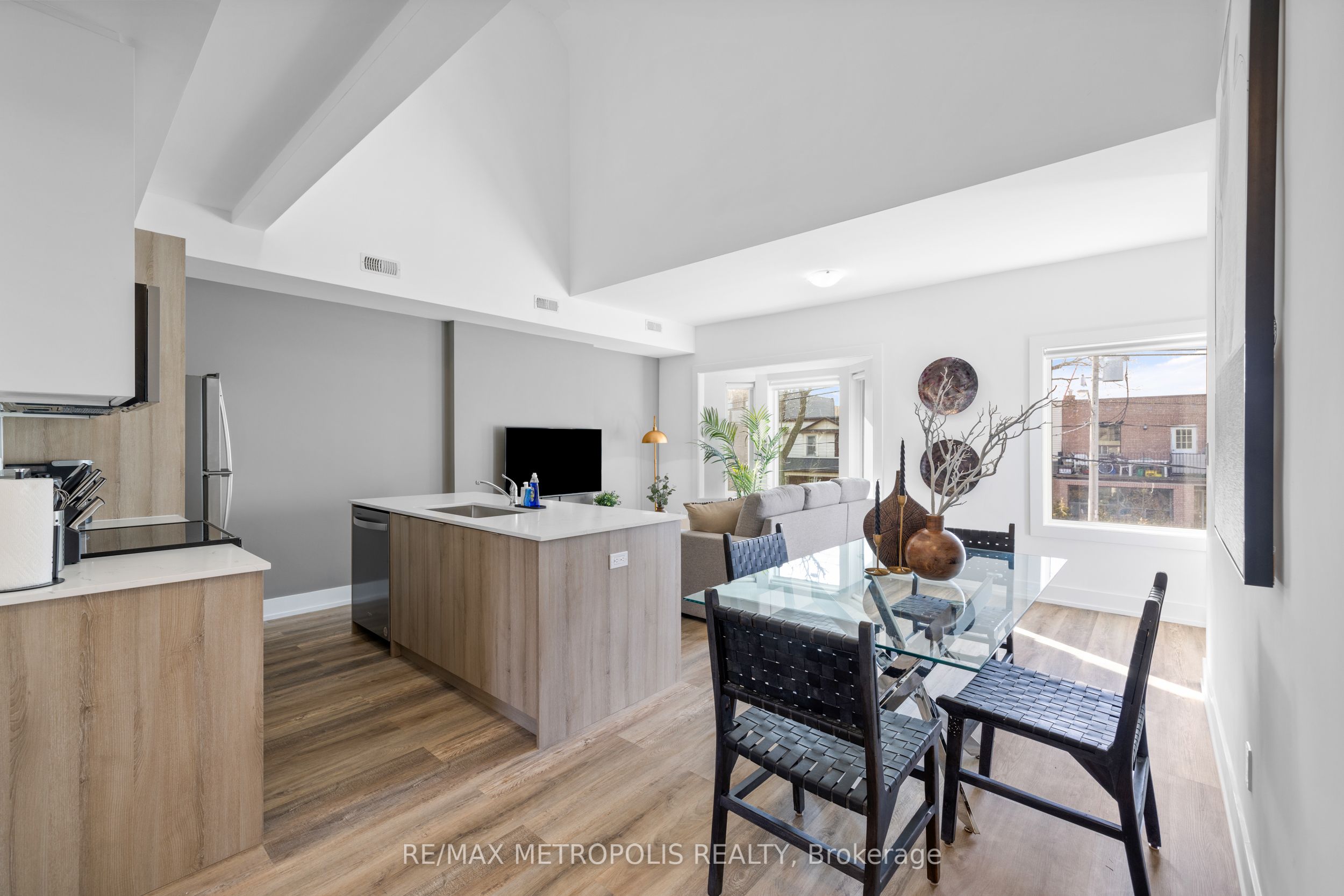 449 Lansdowne Avenue, #Upper-A
