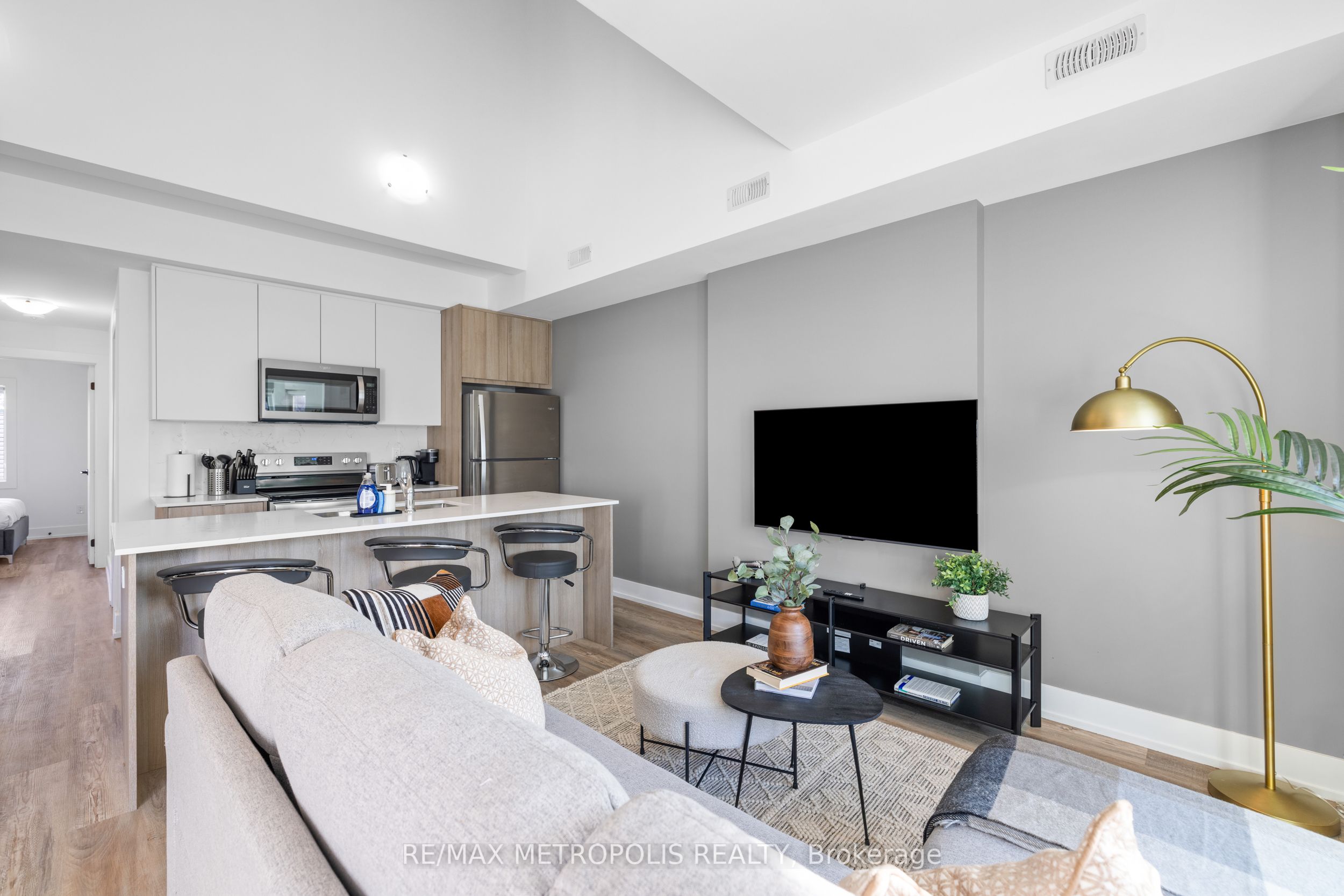 449 Lansdowne Avenue, #Upper-A
