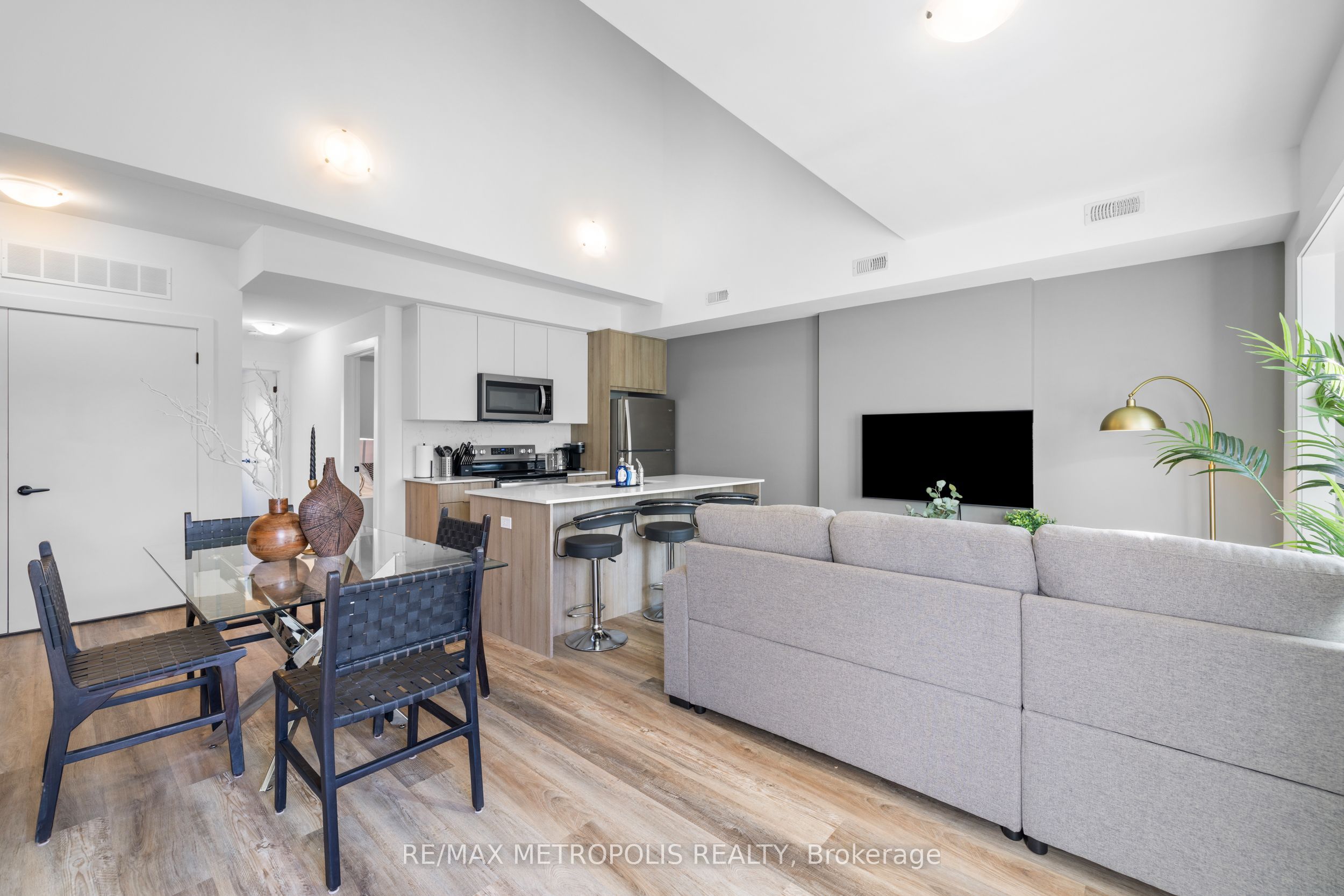 449 Lansdowne Avenue, #Upper-A