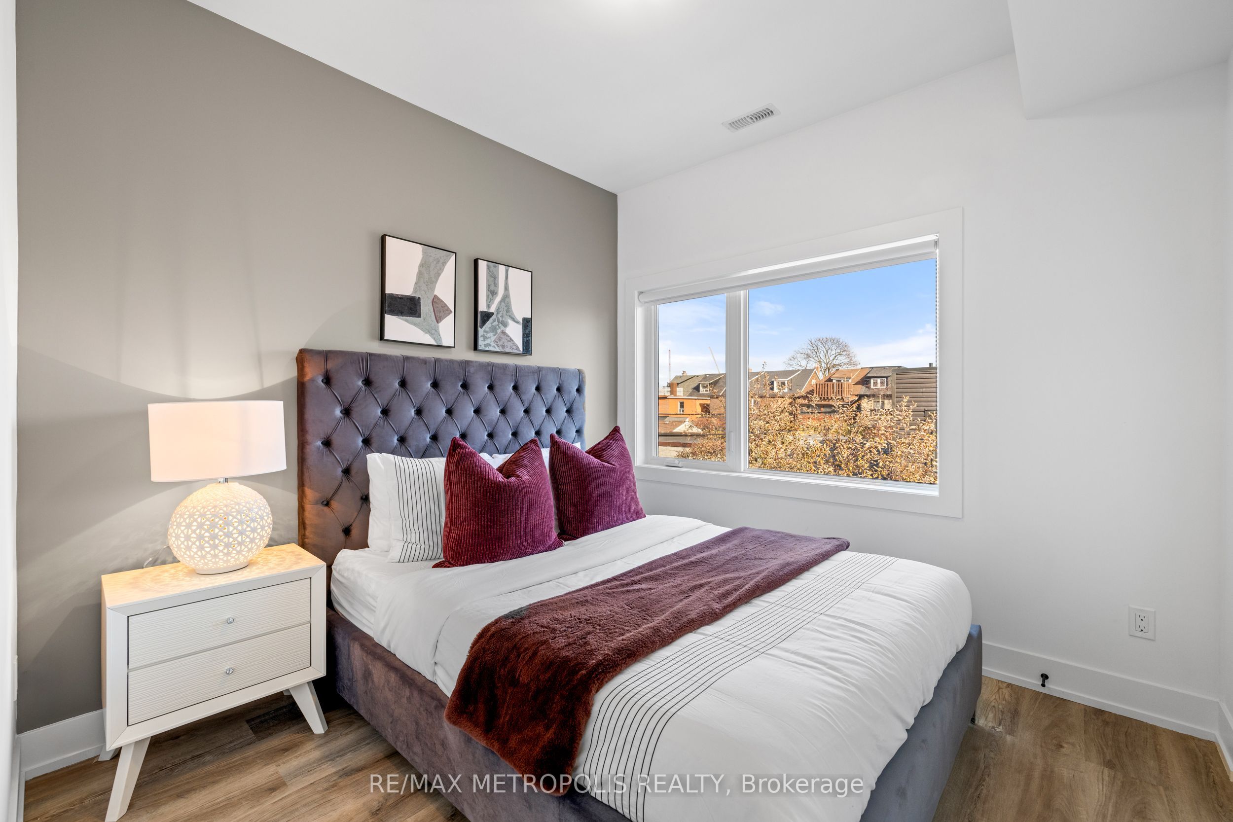 449 Lansdowne Avenue, #Upper-A