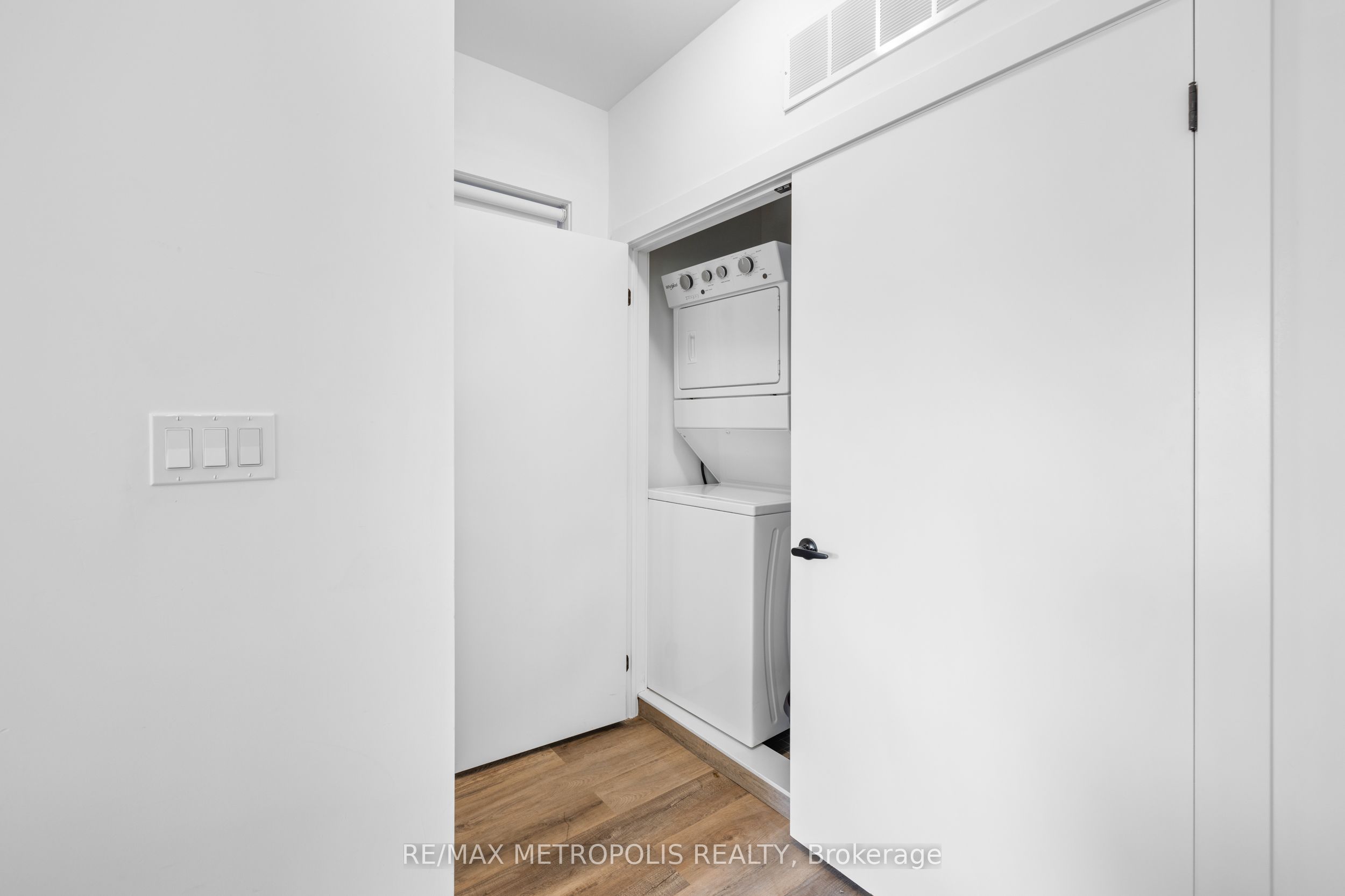 449 Lansdowne Avenue, #Upper-A