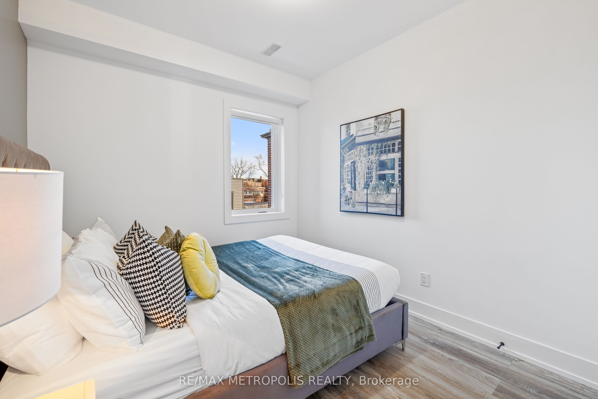 449 Lansdowne Avenue, #Upper-A
