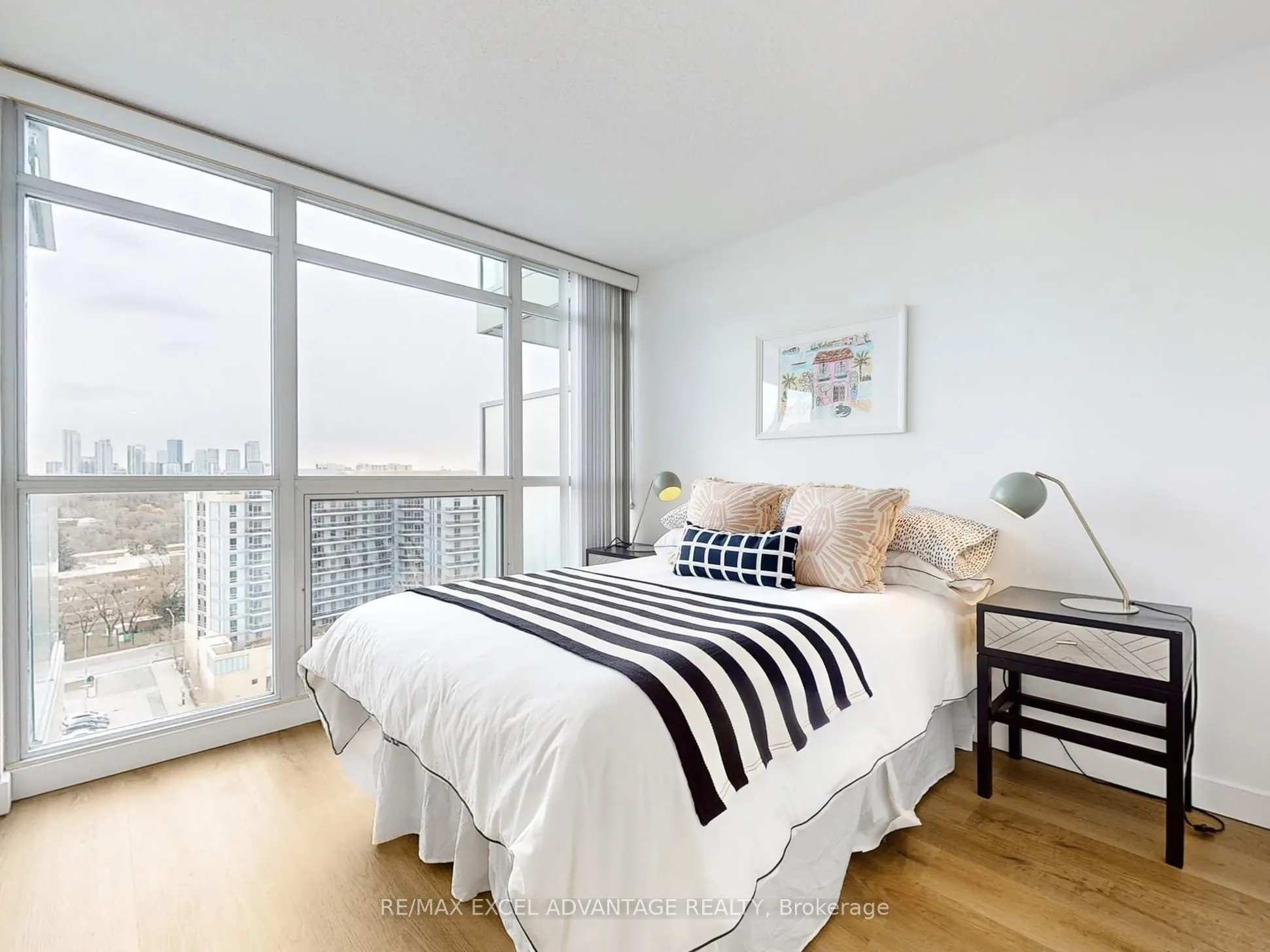 33 Singer Court, #1202