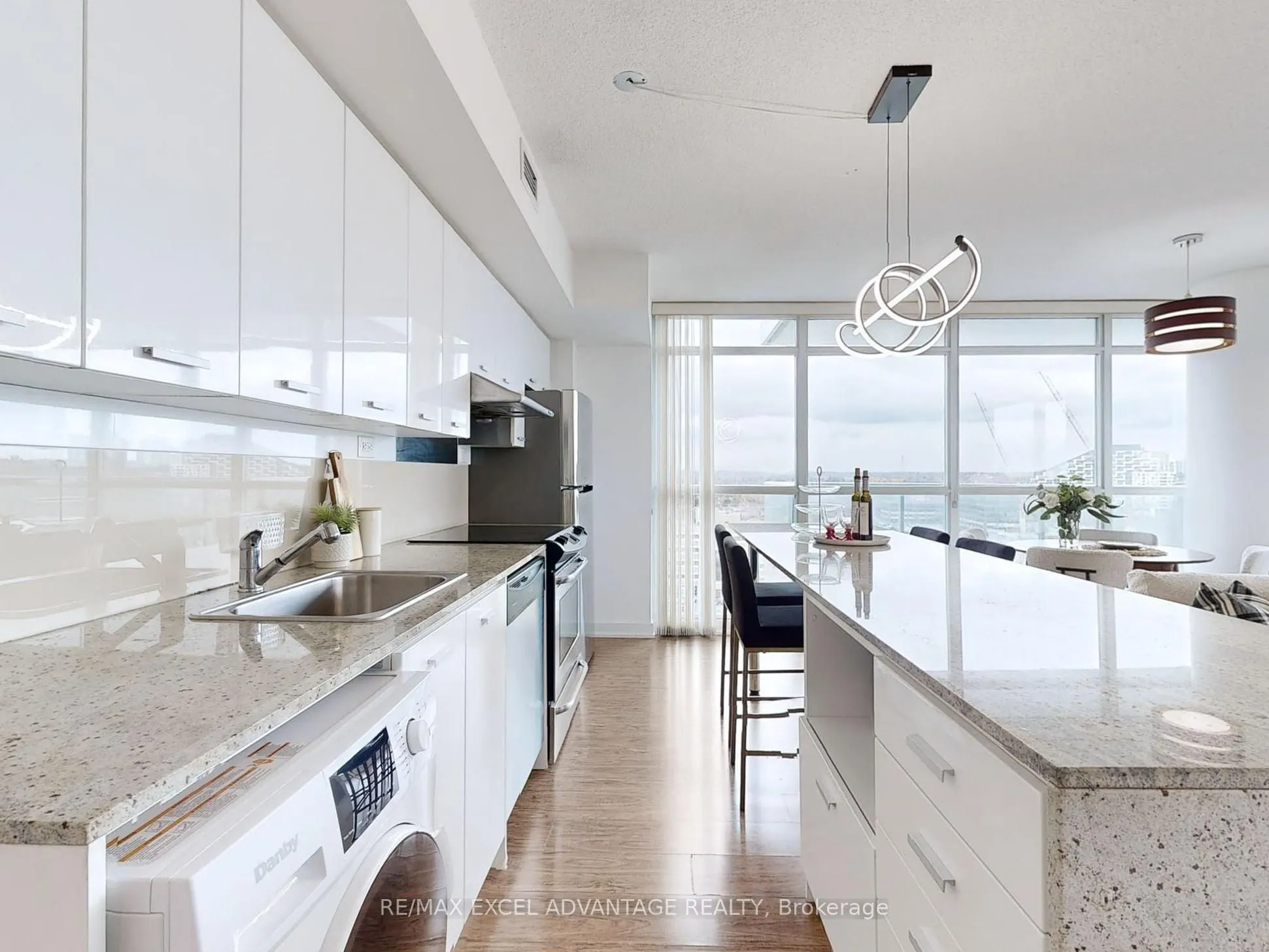 33 Singer Court, #1202