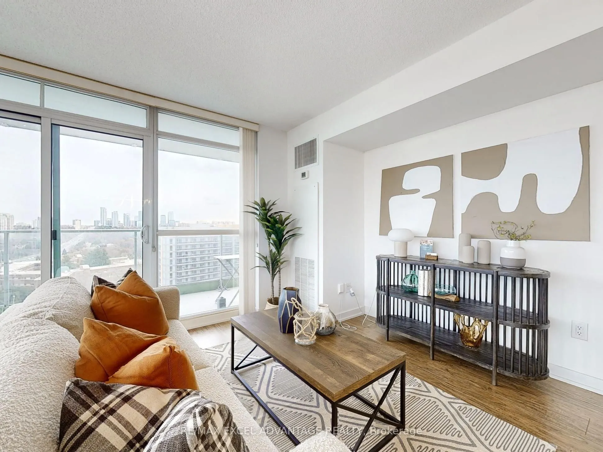 33 Singer Court, #1202
