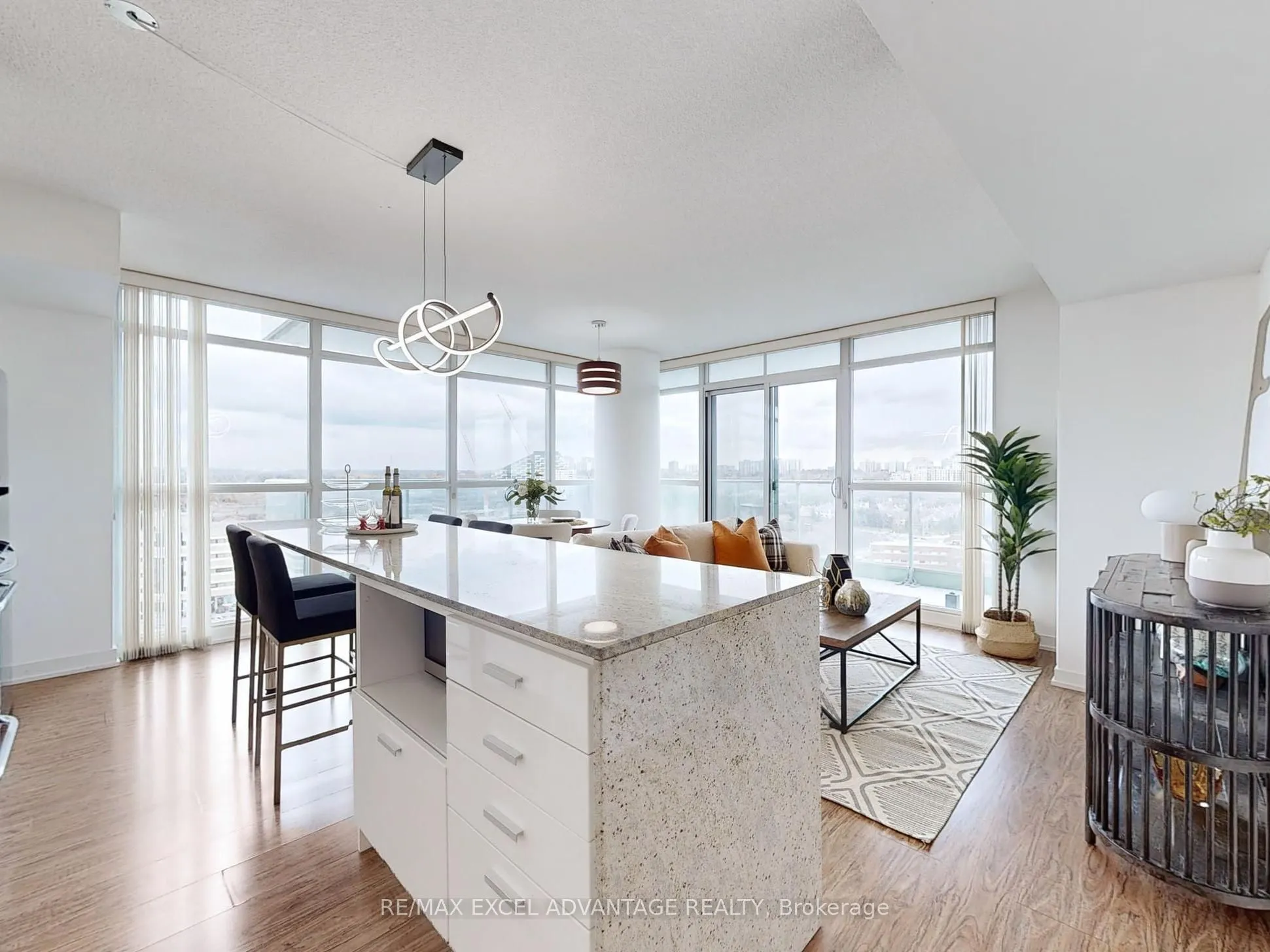 33 Singer Court, #1202