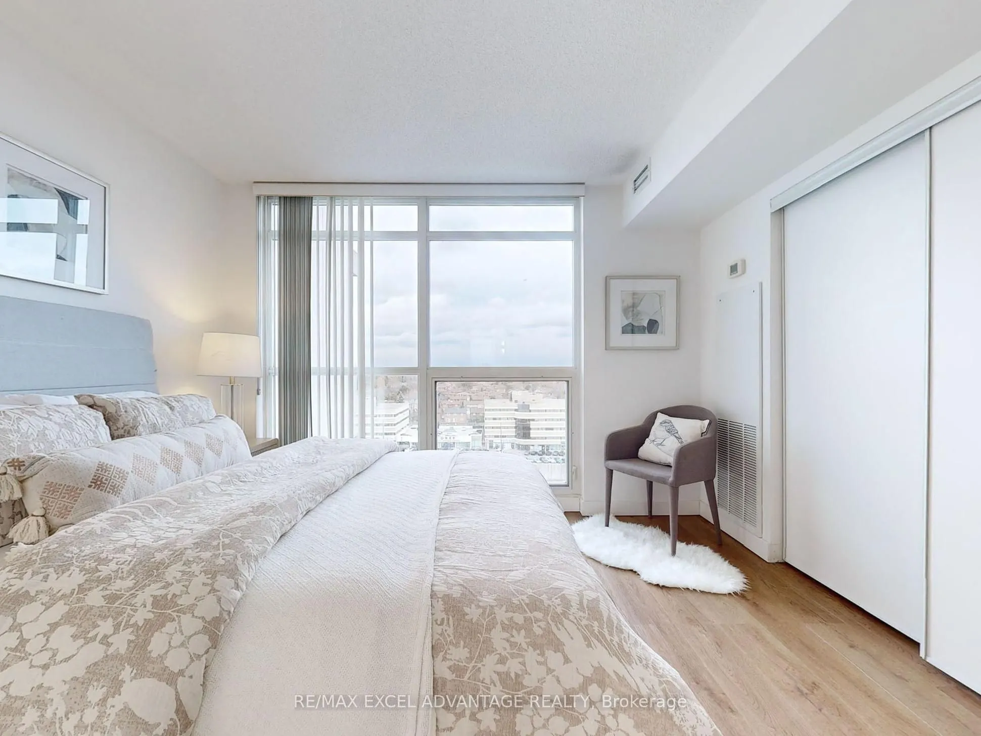 33 Singer Court, #1202