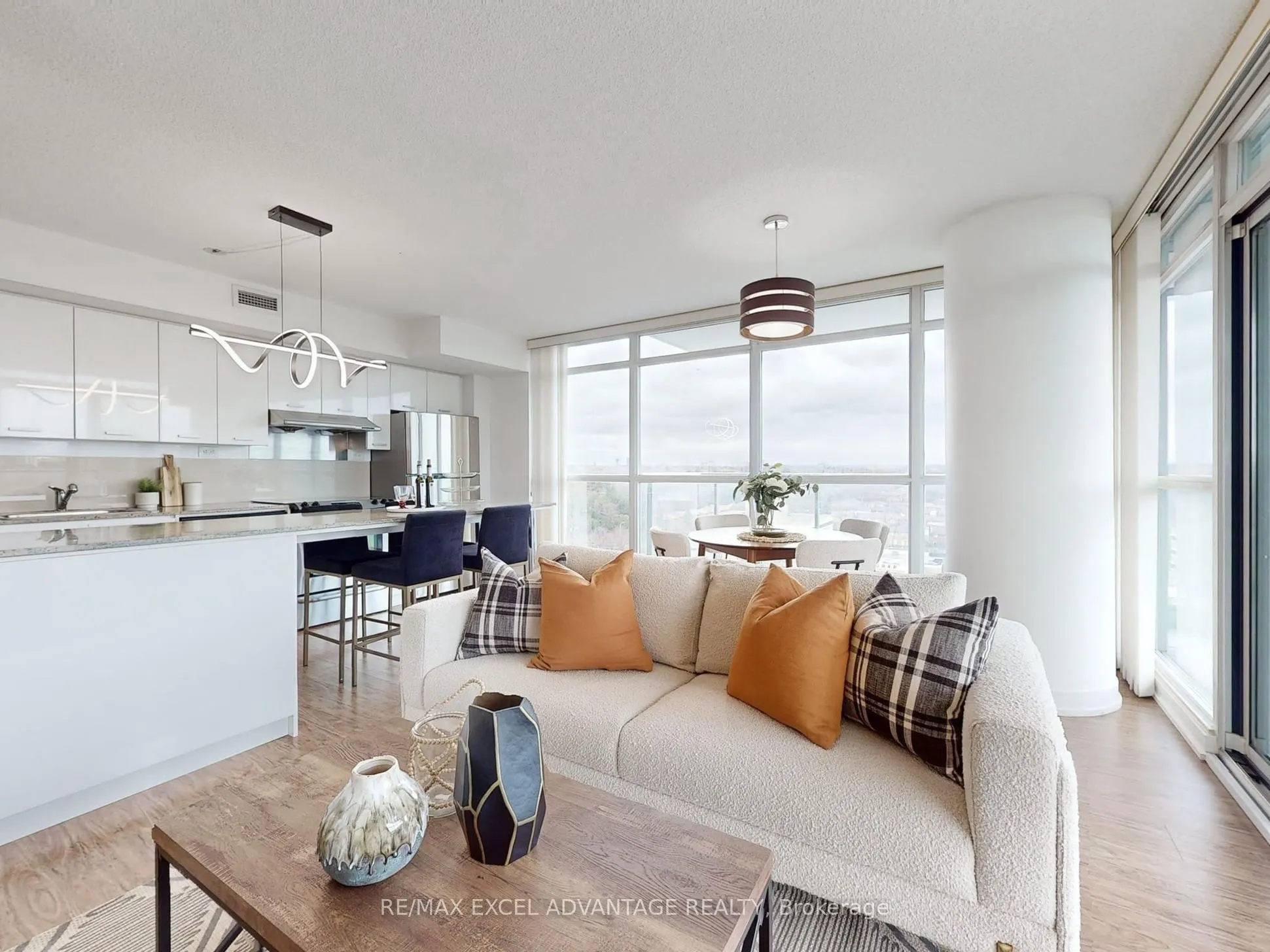 33 Singer Court, #1202