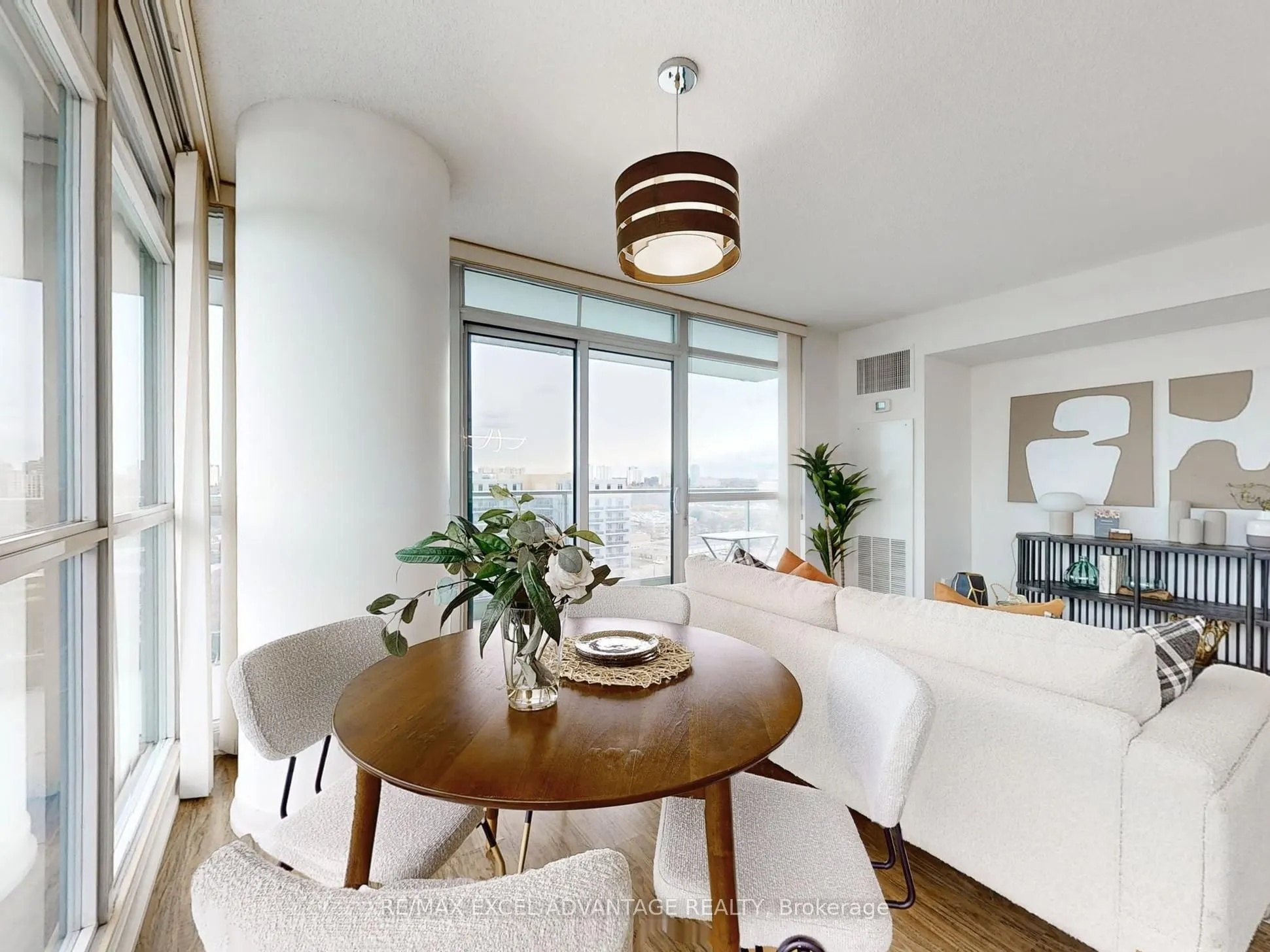 33 Singer Court, #1202