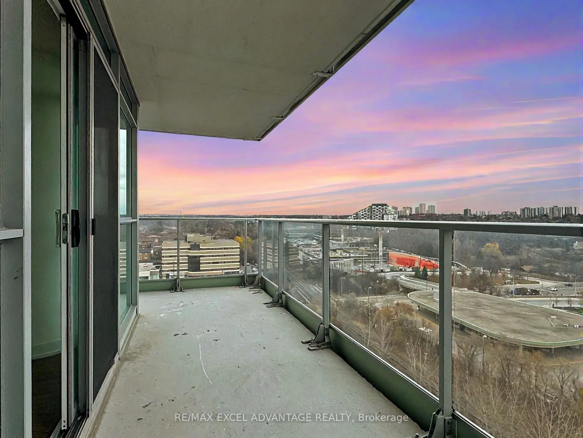 33 Singer Court, #1202
