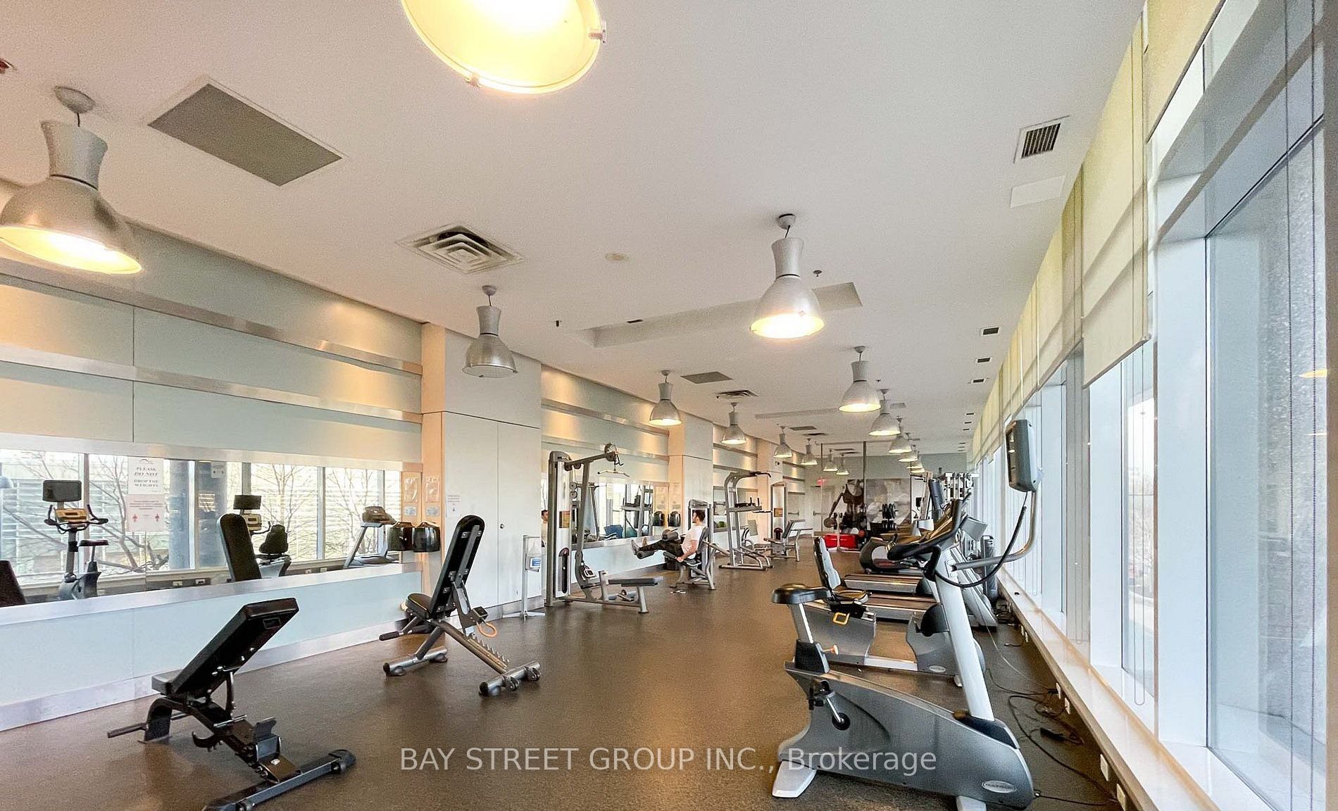 2885 Bayview Avenue, #813