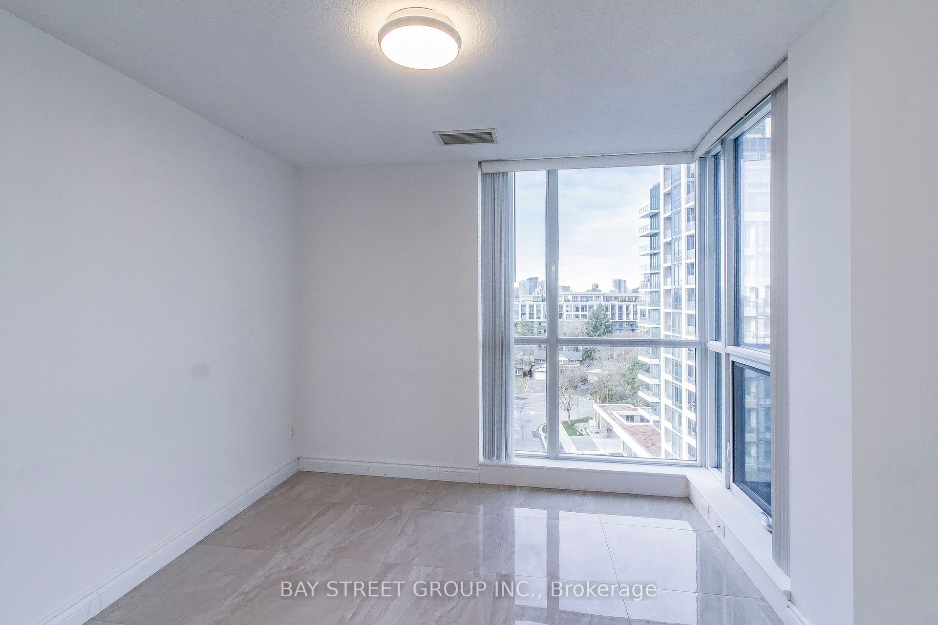 2885 Bayview Avenue, #813