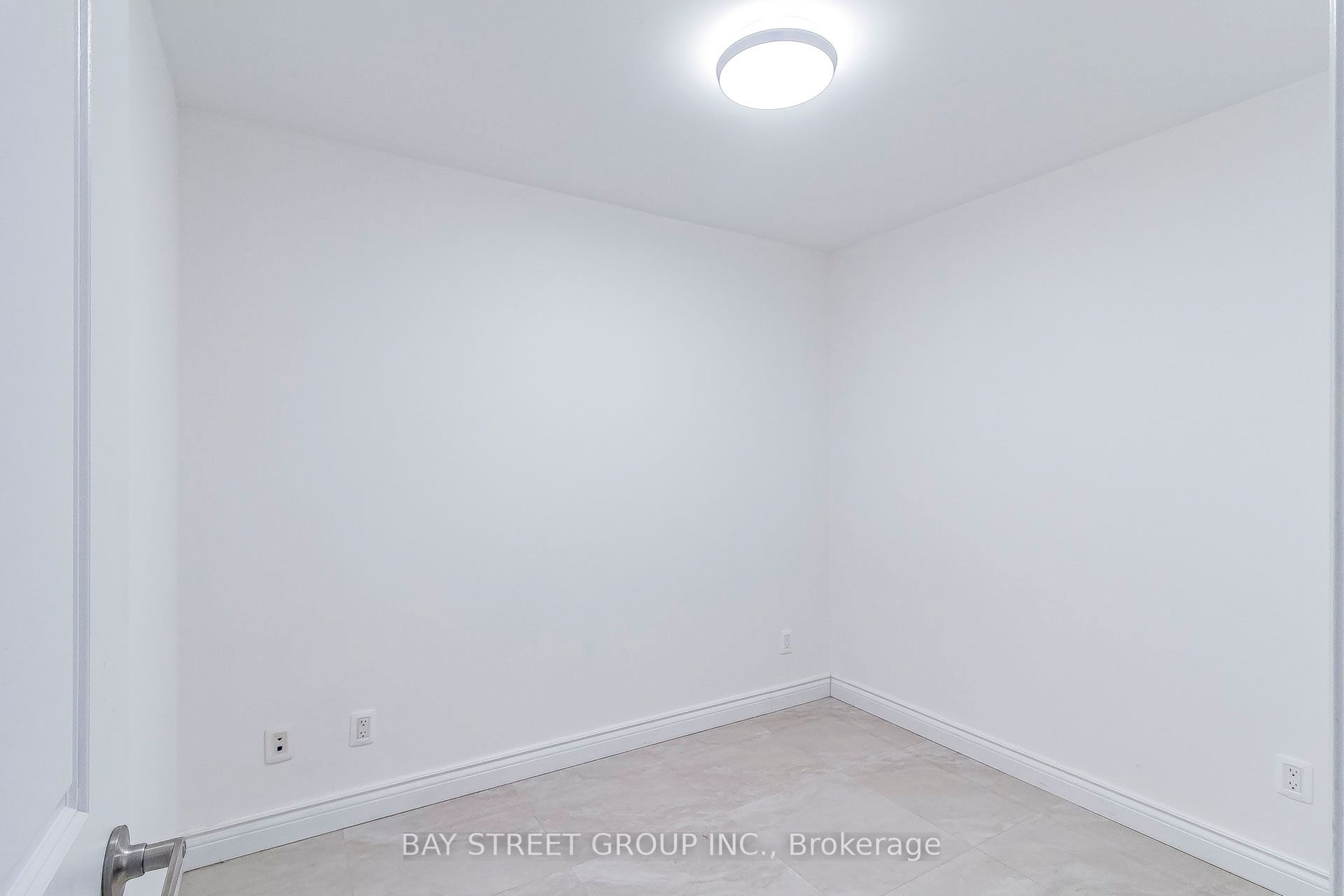 2885 Bayview Avenue, #813