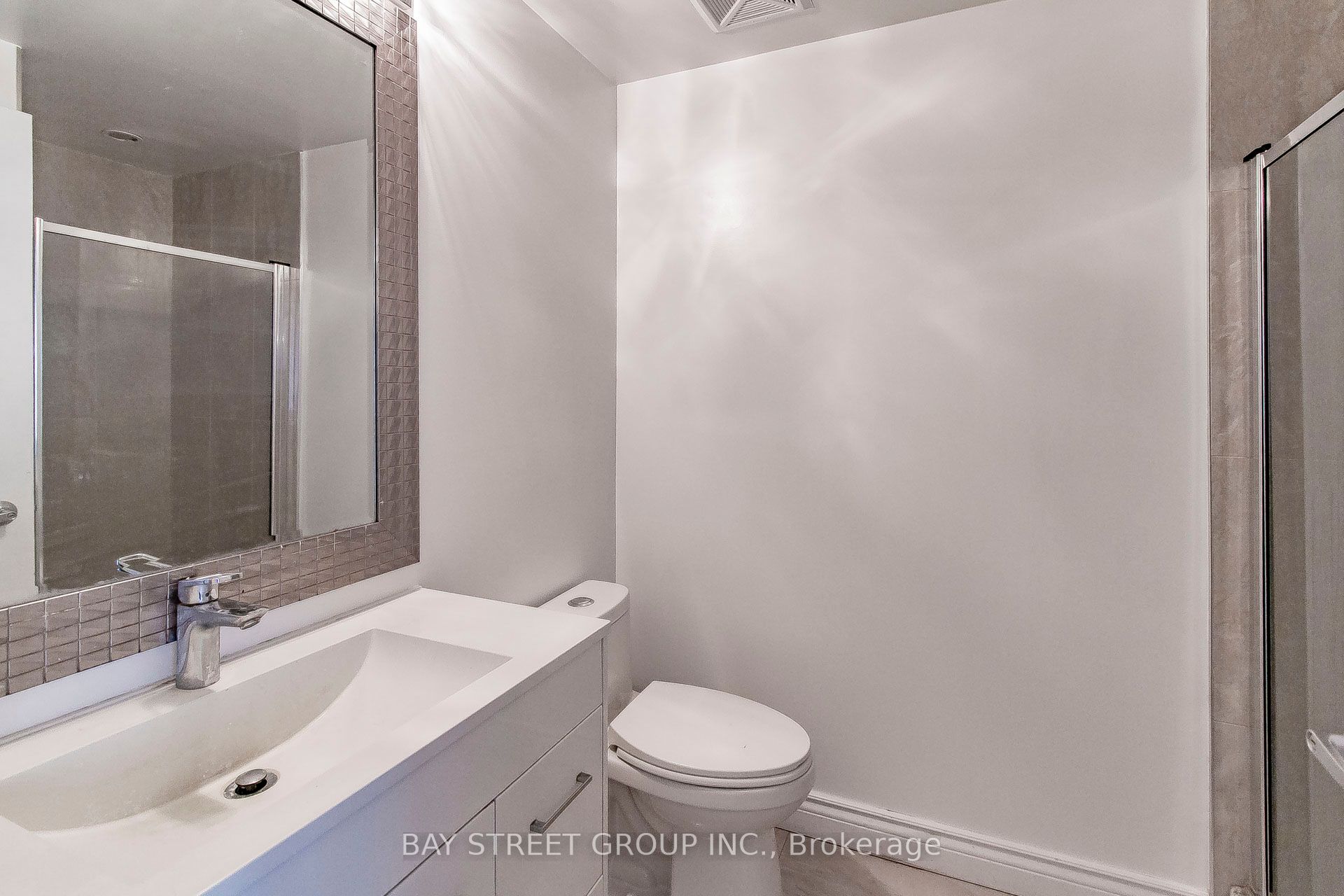 2885 Bayview Avenue, #813