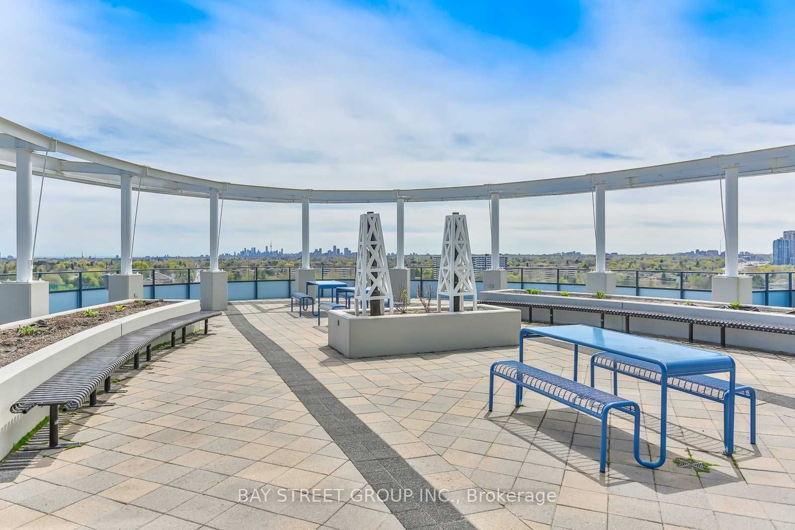 2885 Bayview Avenue, #813