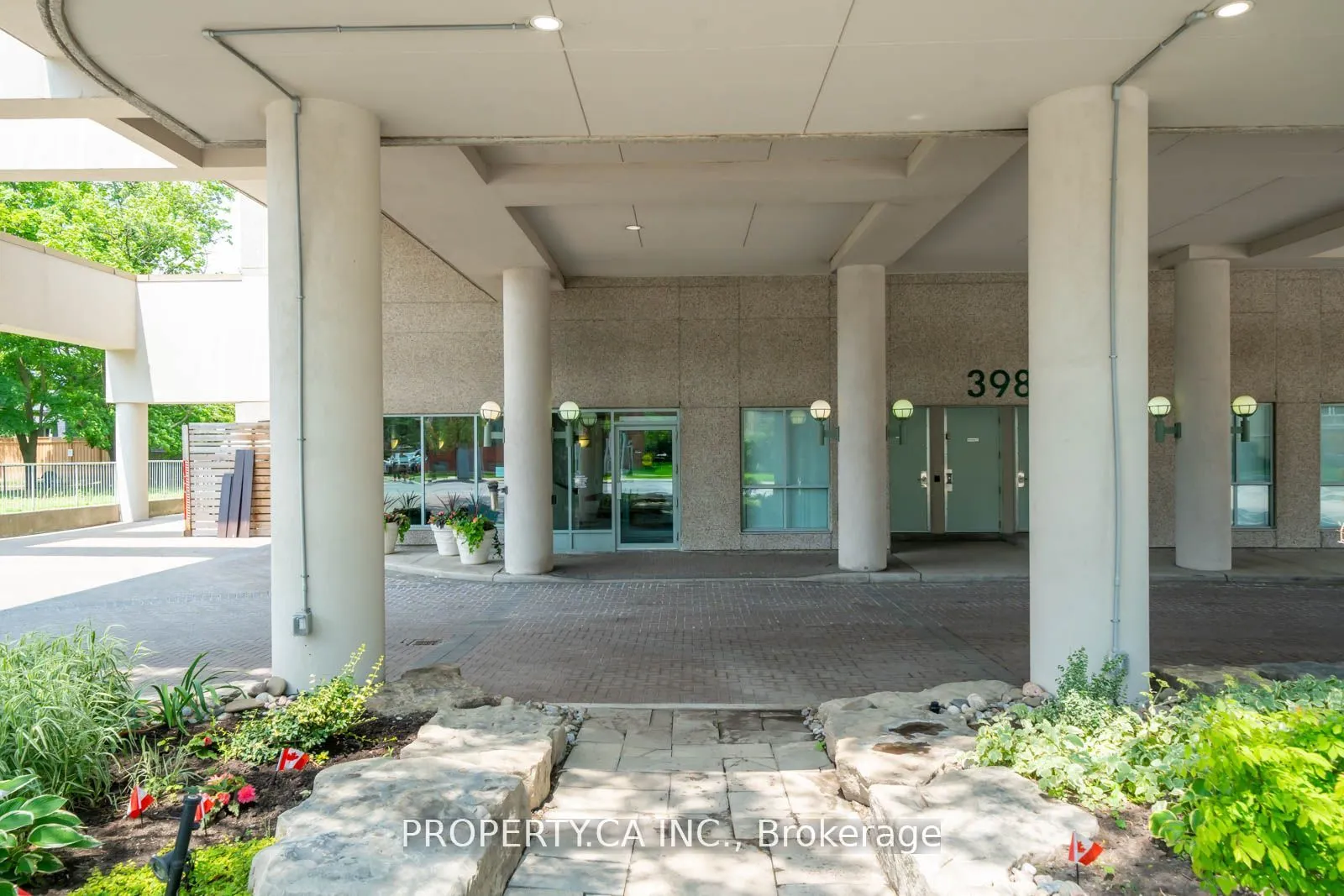 398 Eglinton Avenue E, #603