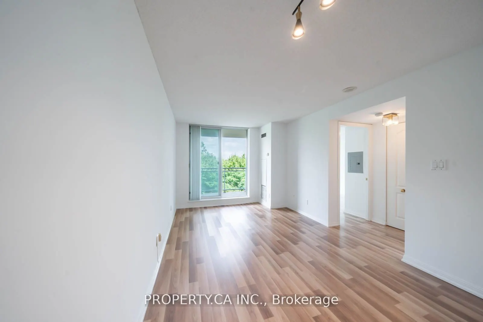 398 Eglinton Avenue E, #603