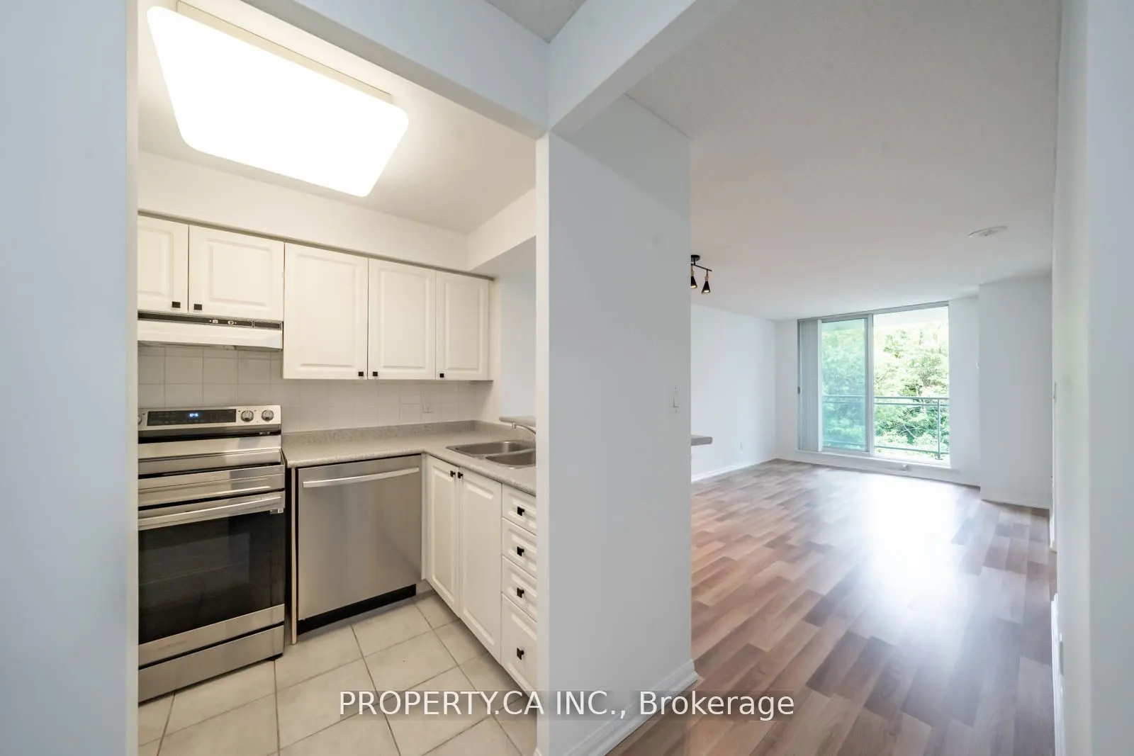 398 Eglinton Avenue E, #603
