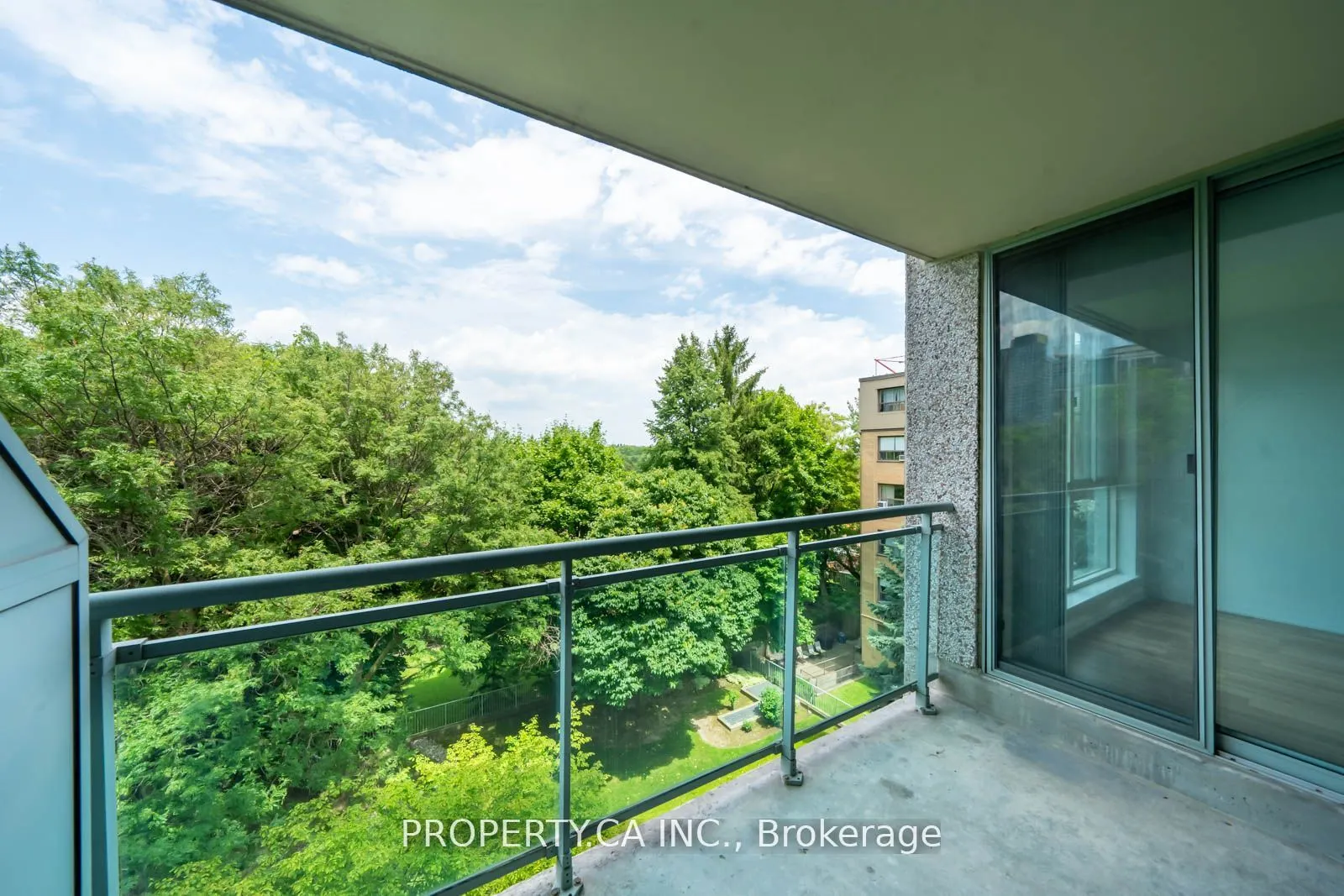 398 Eglinton Avenue E, #603
