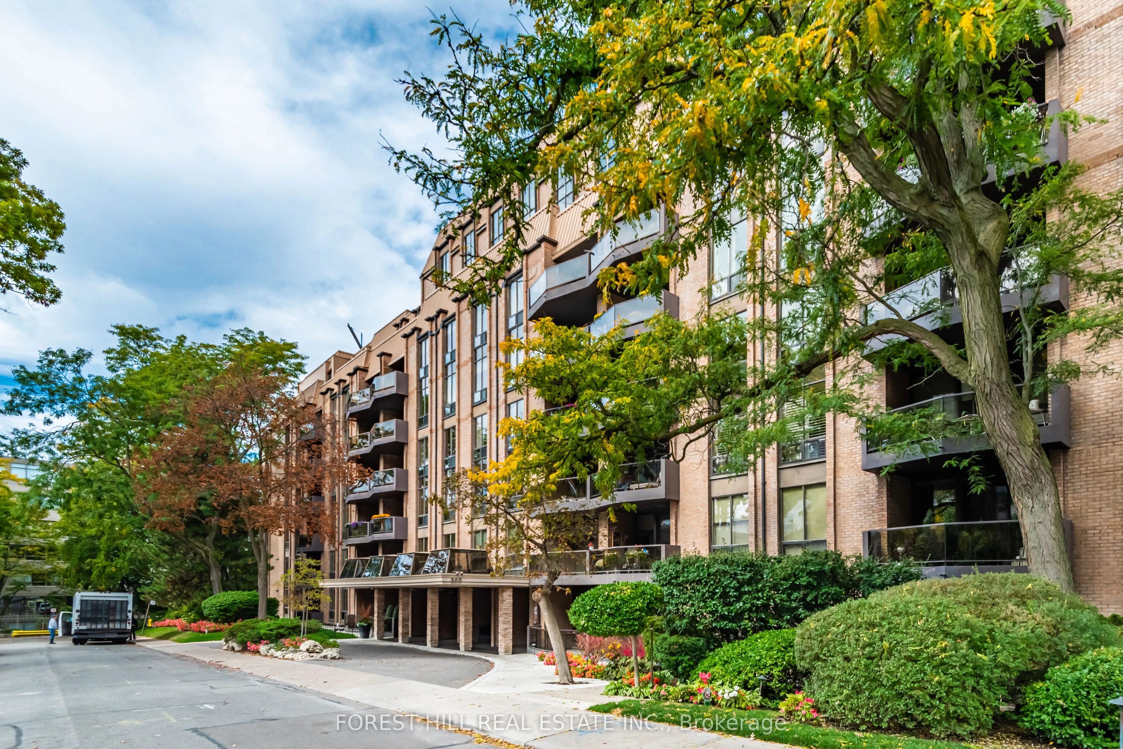 350 Lonsdale Road #502