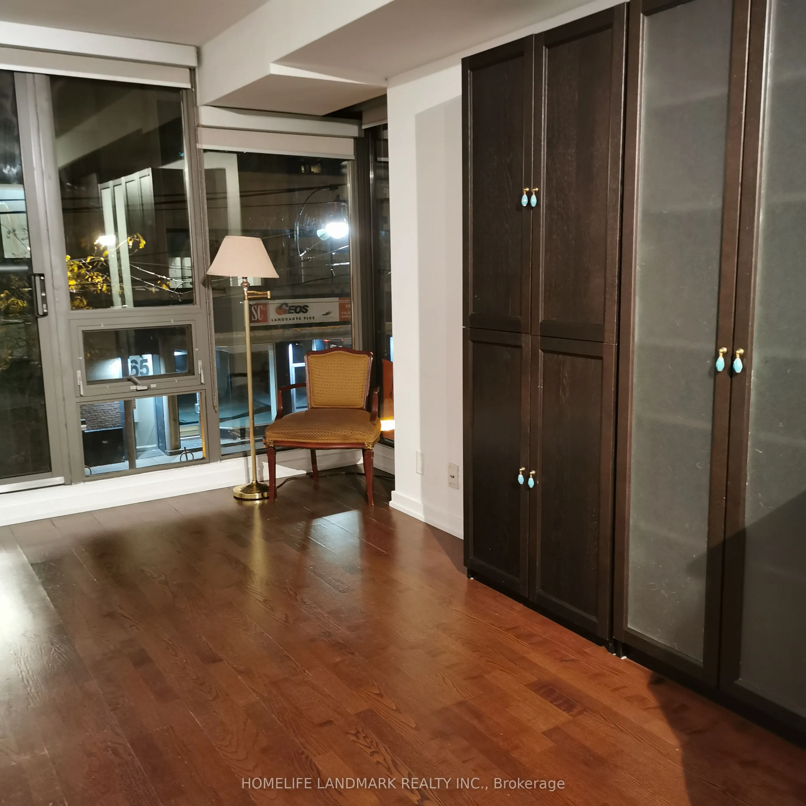 33 Lombard Street, #201