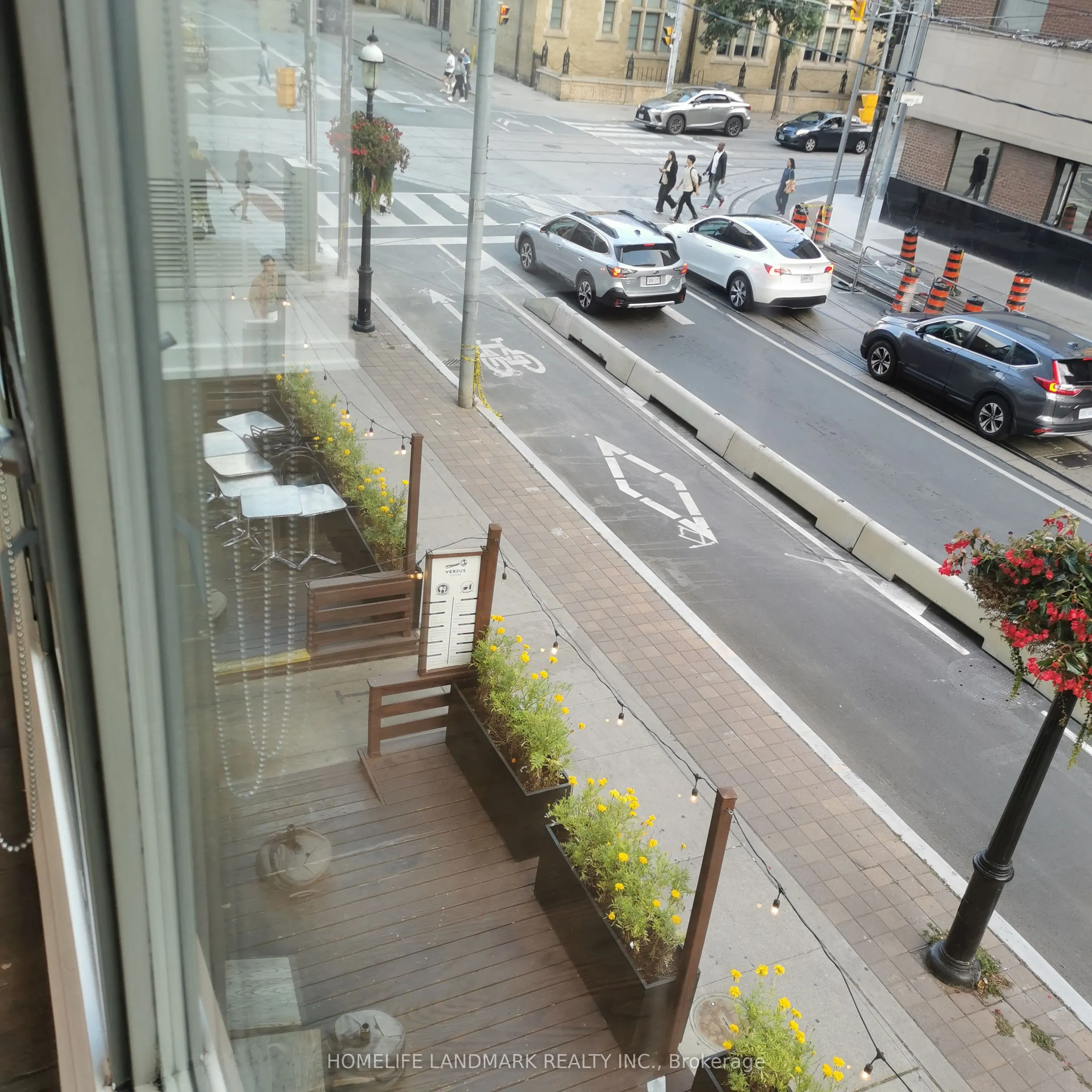 33 Lombard Street, #201