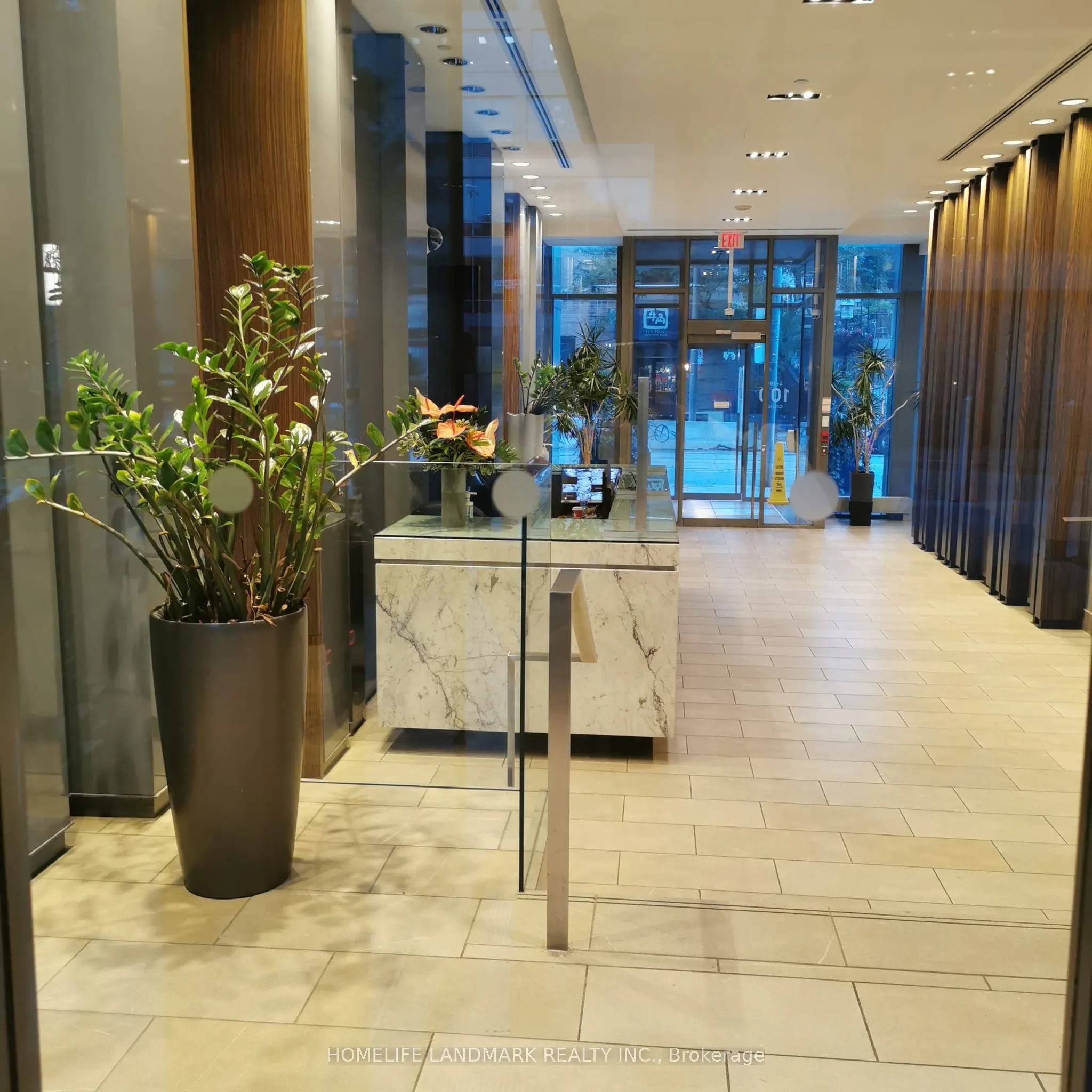 33 Lombard Street, #201