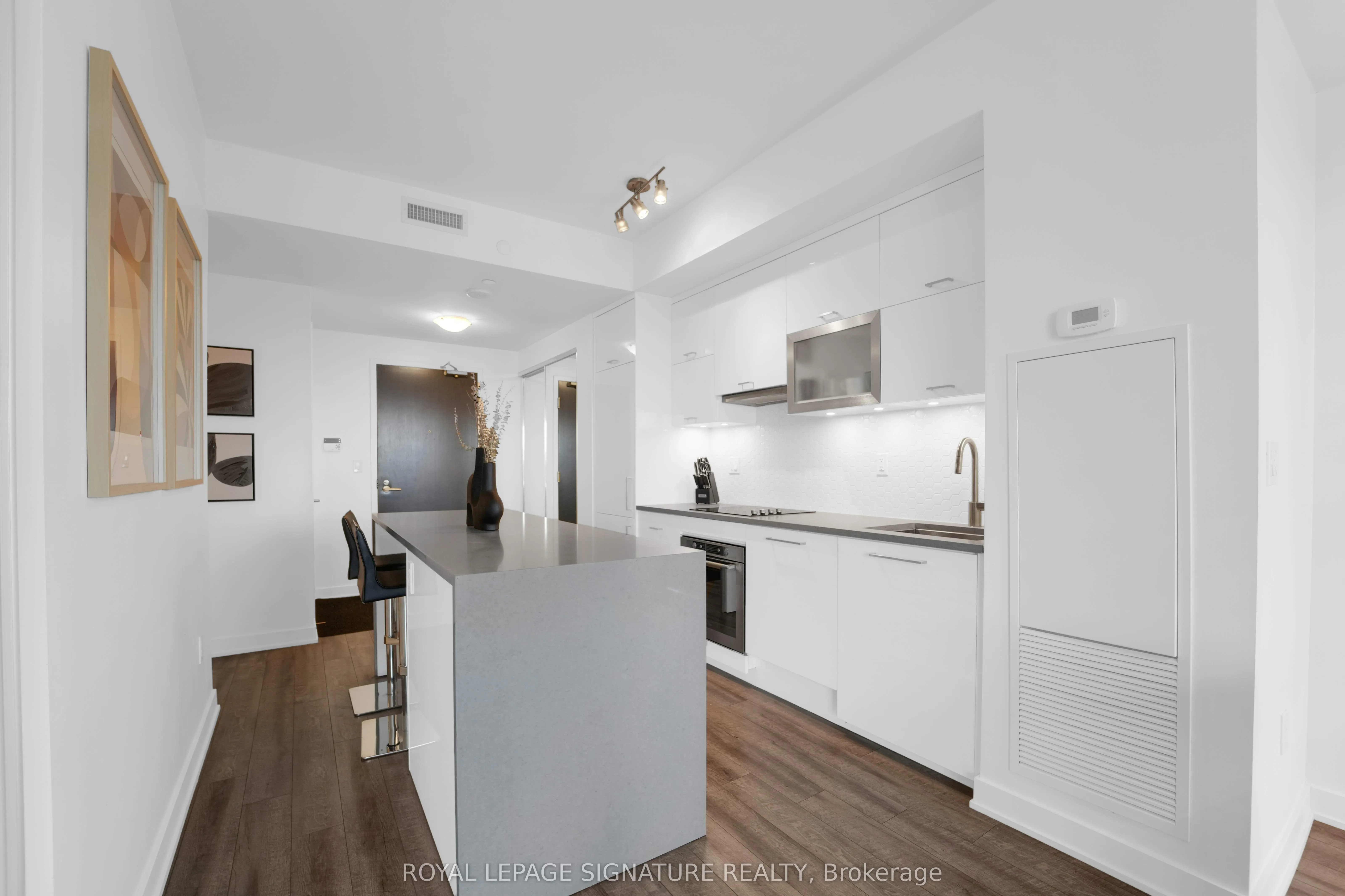 106 Dovercourt Road, #714