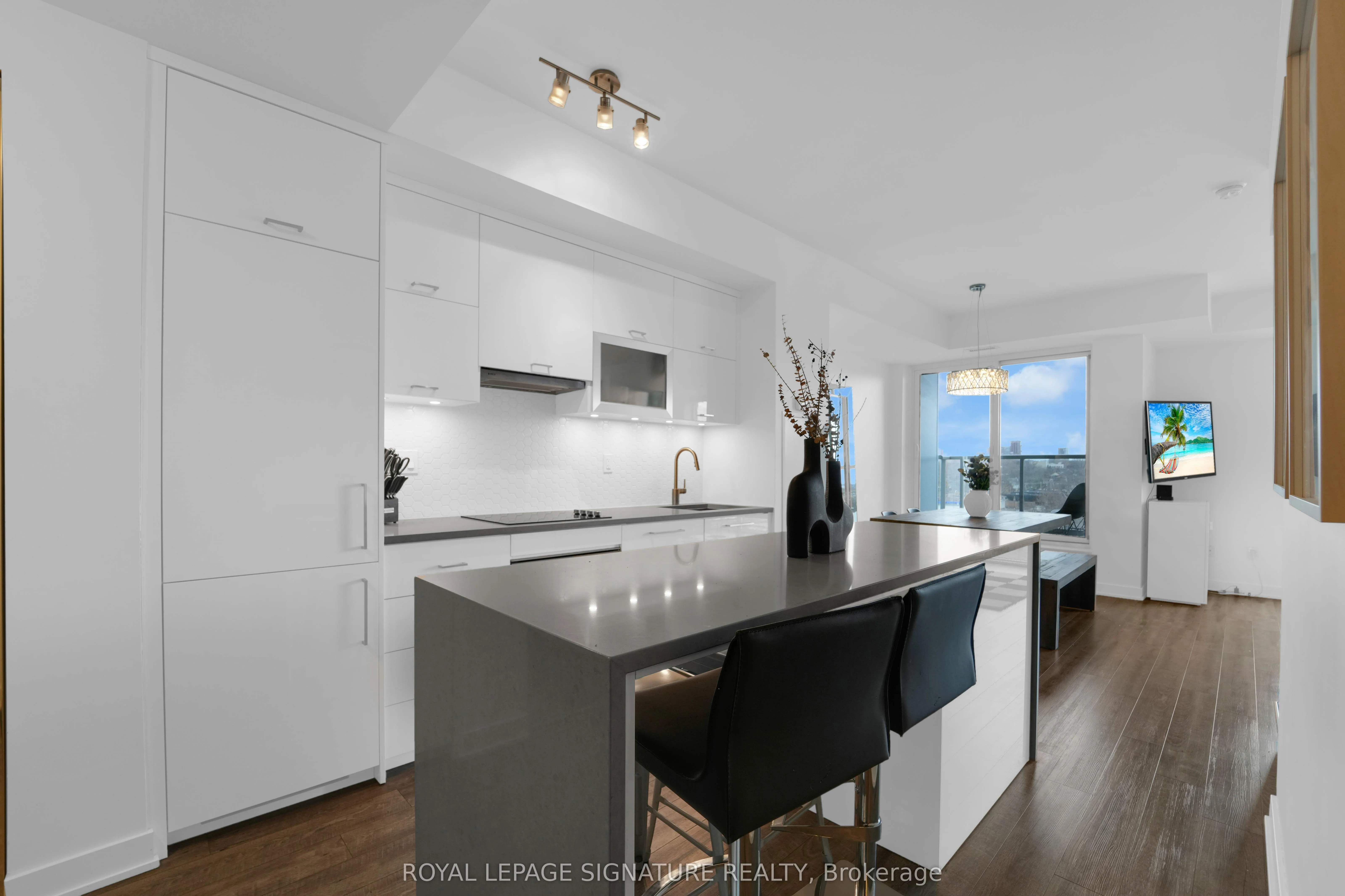 106 Dovercourt Road, #714