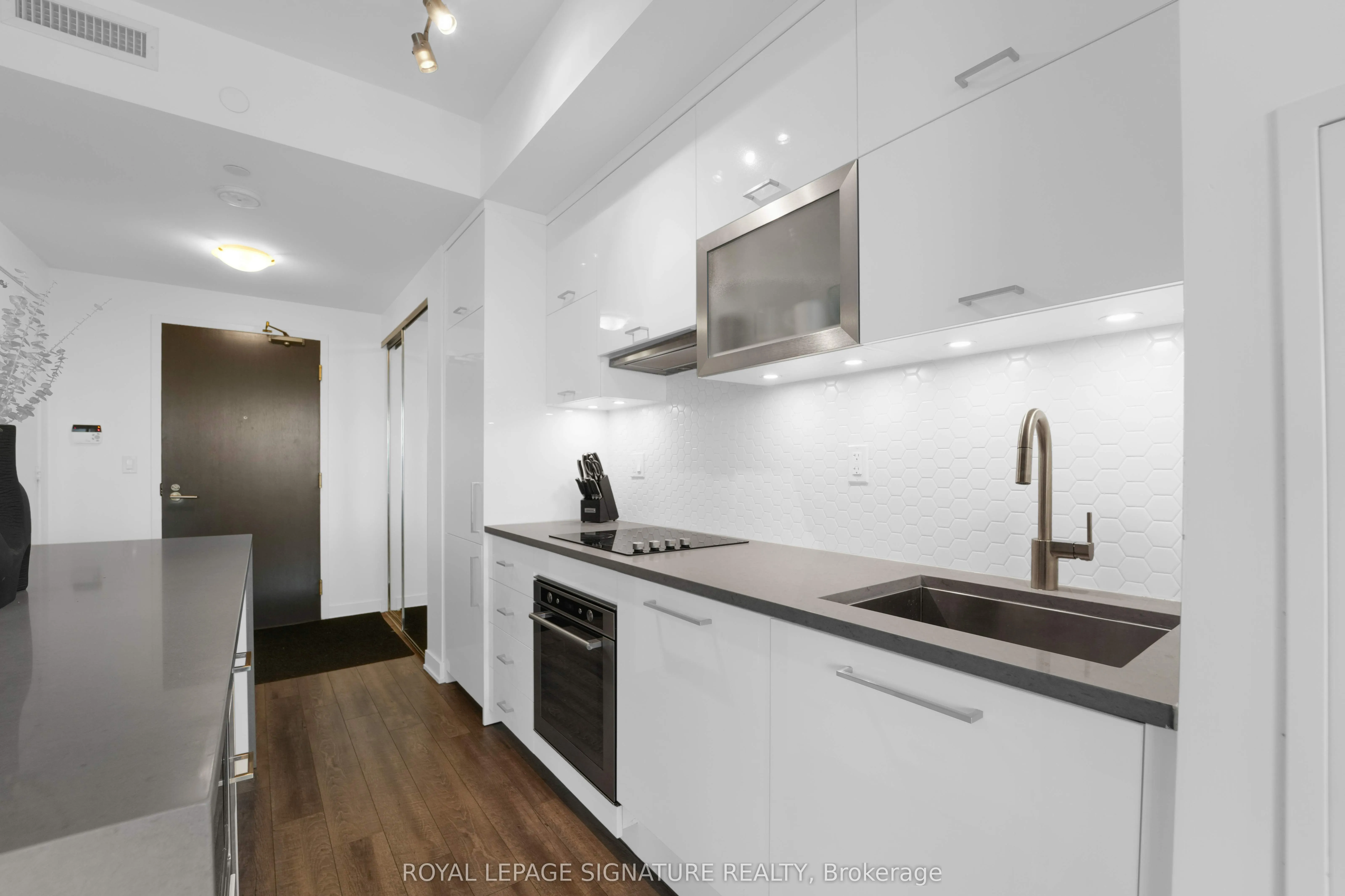 106 Dovercourt Road, #714